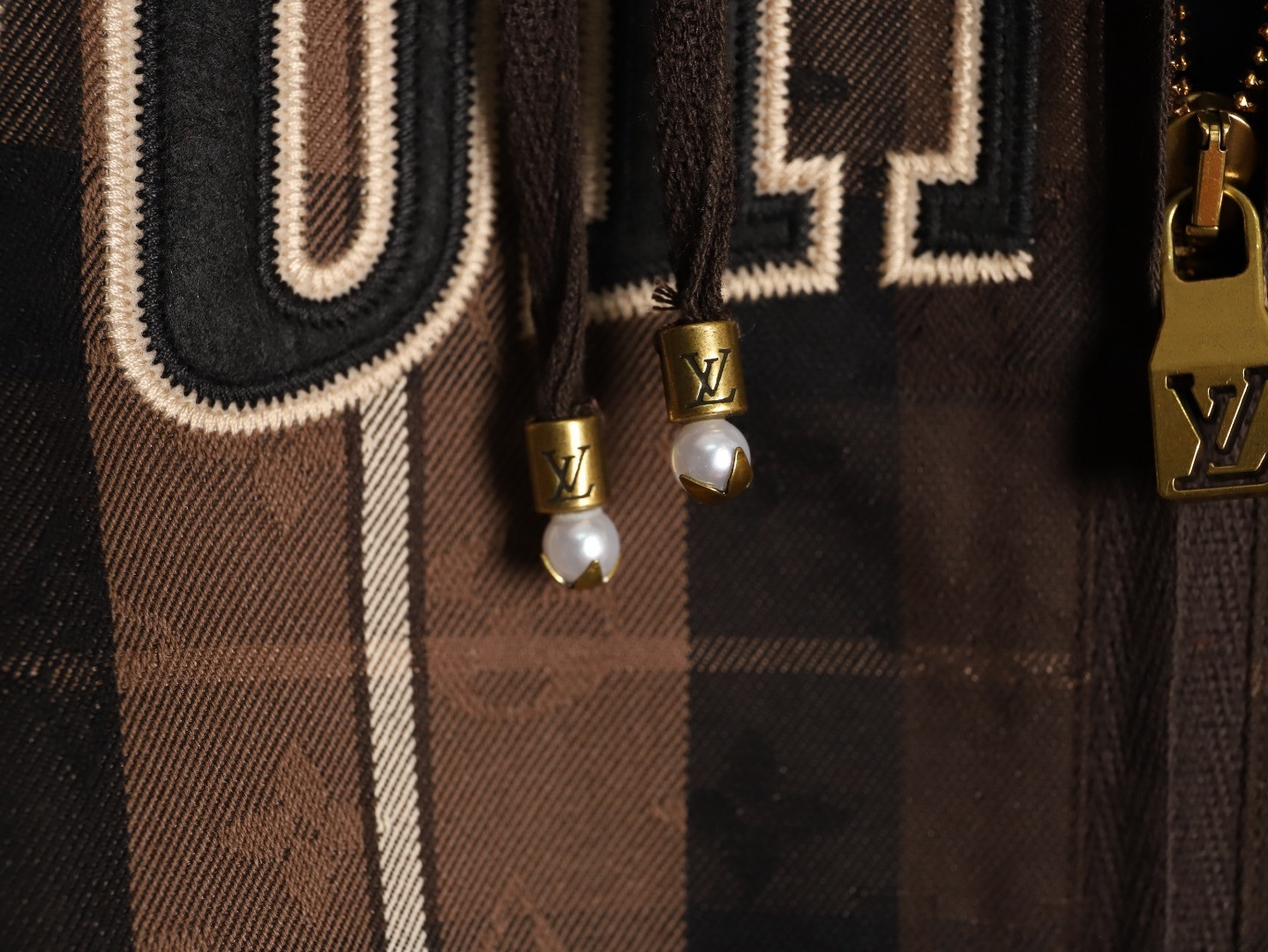 L0vis Vvtt0n Coats Suit