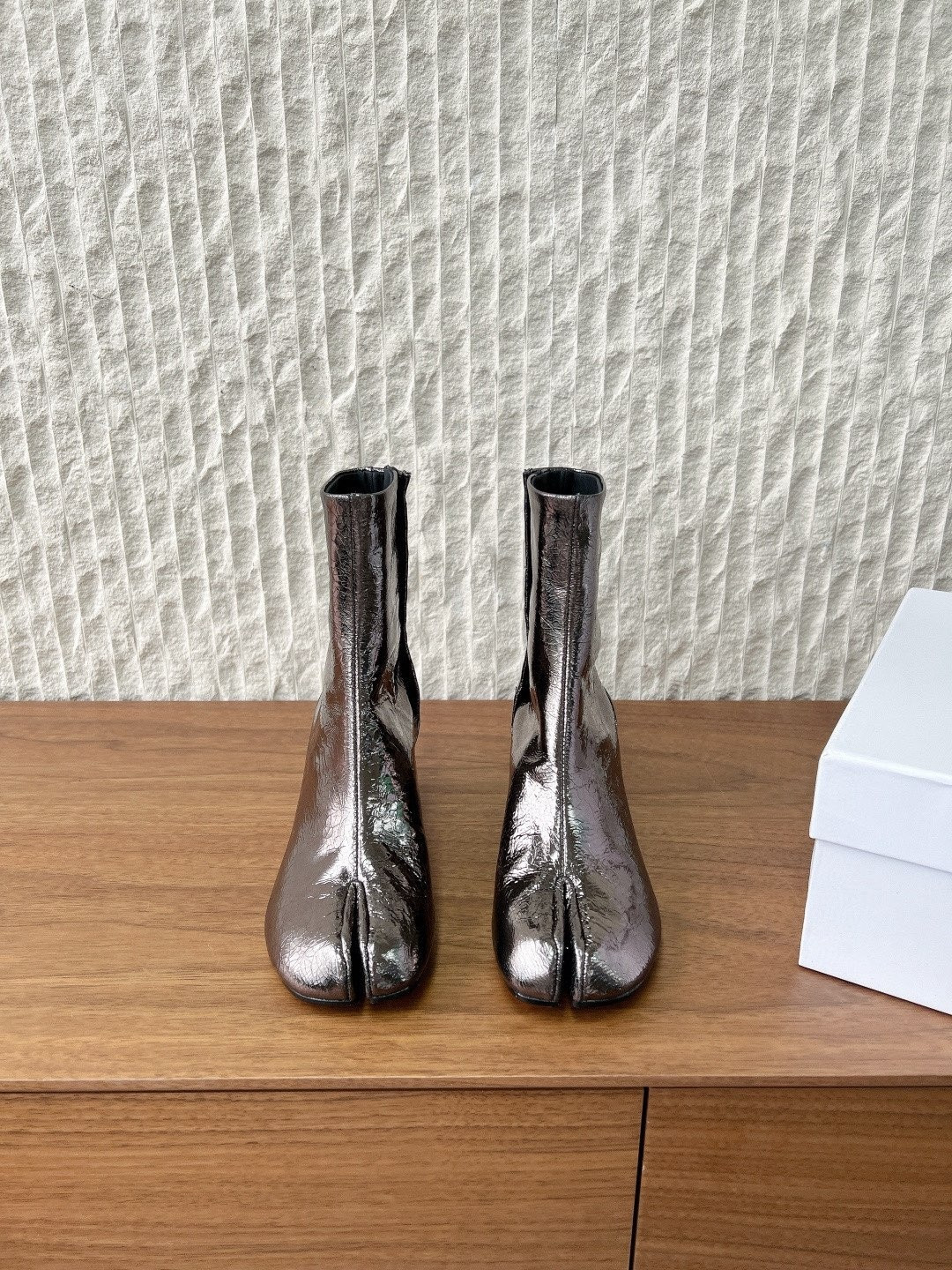 UA Ma1s0n Marg*e1a Tabi Mirror Boots