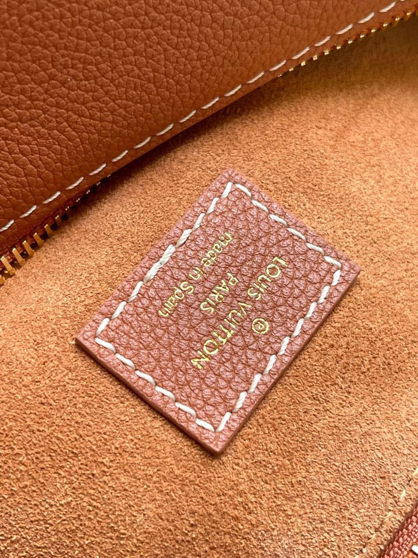 LV Low Key Bumbag M83546 28x13x5.5cm