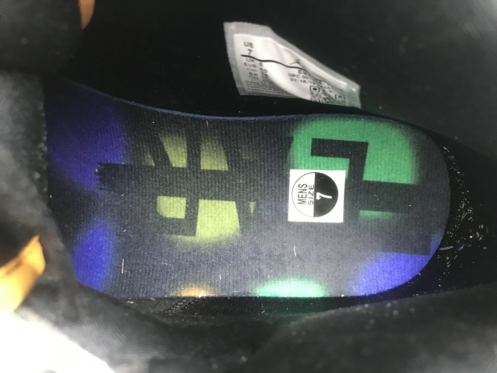 UA AIR JORDAN 1 MID SE FRLS NA "FEARLESS"