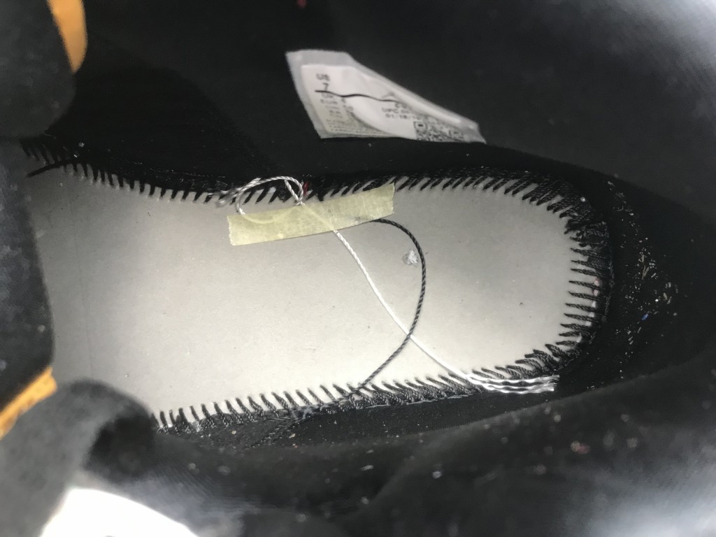 UA AIR JORDAN 1 MID SE FRLS NA "FEARLESS"