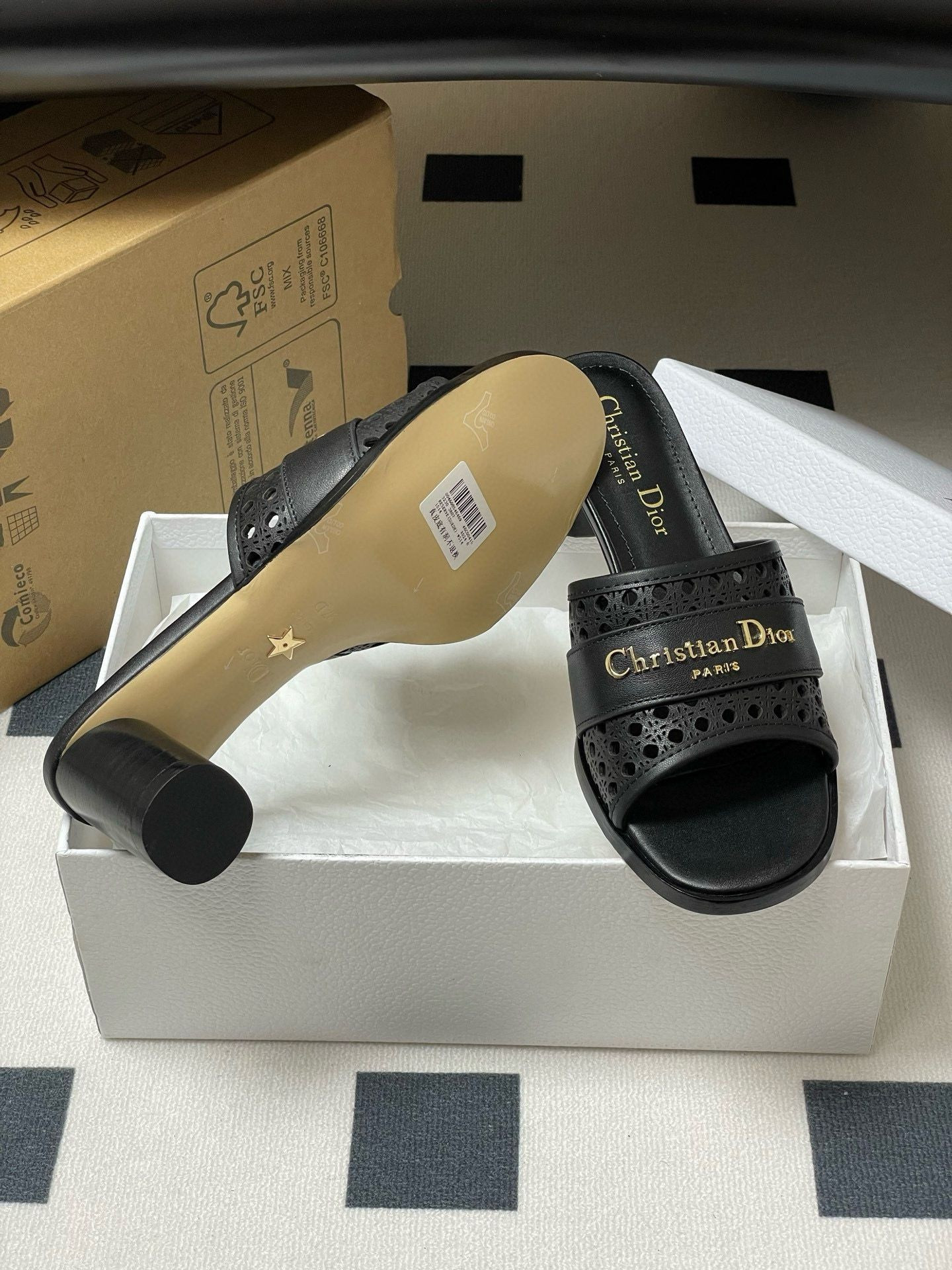 UA D10r D-Lane Heeled Slide