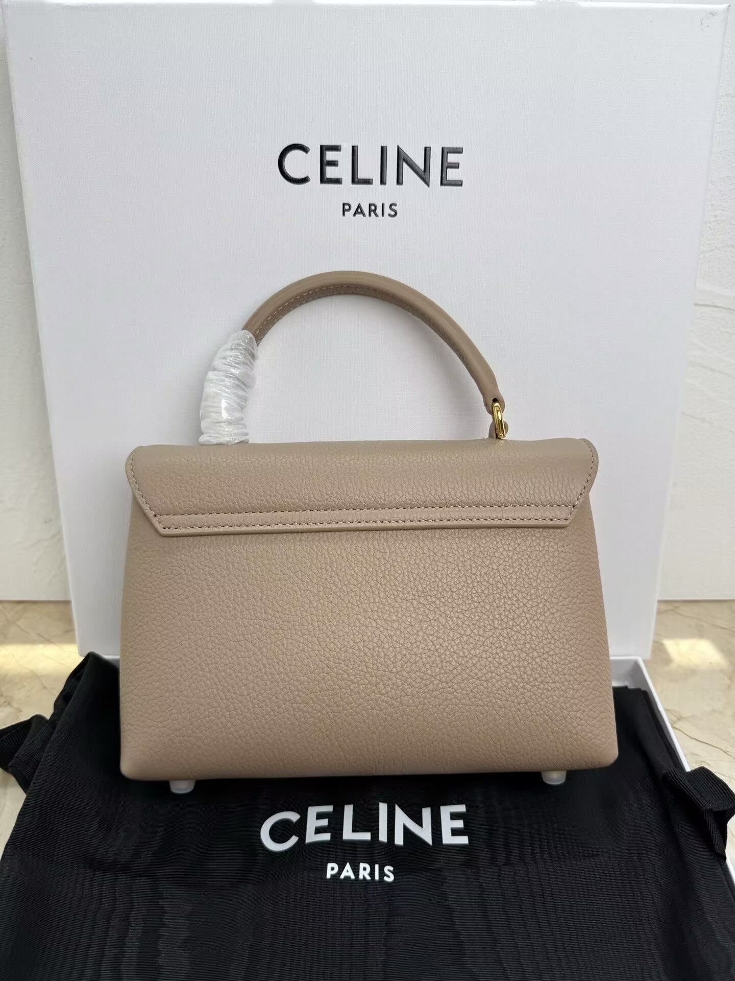Ce1i*e Teen Nino Bag In S*pple Graind Calfskin 20.5x13x8cm