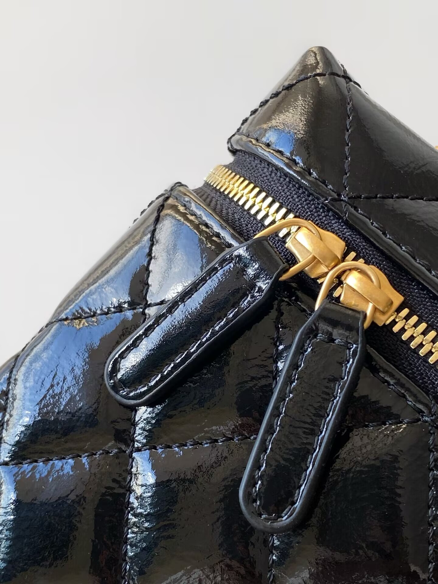 Ch**el Vanity with Chain 17x19x5cm