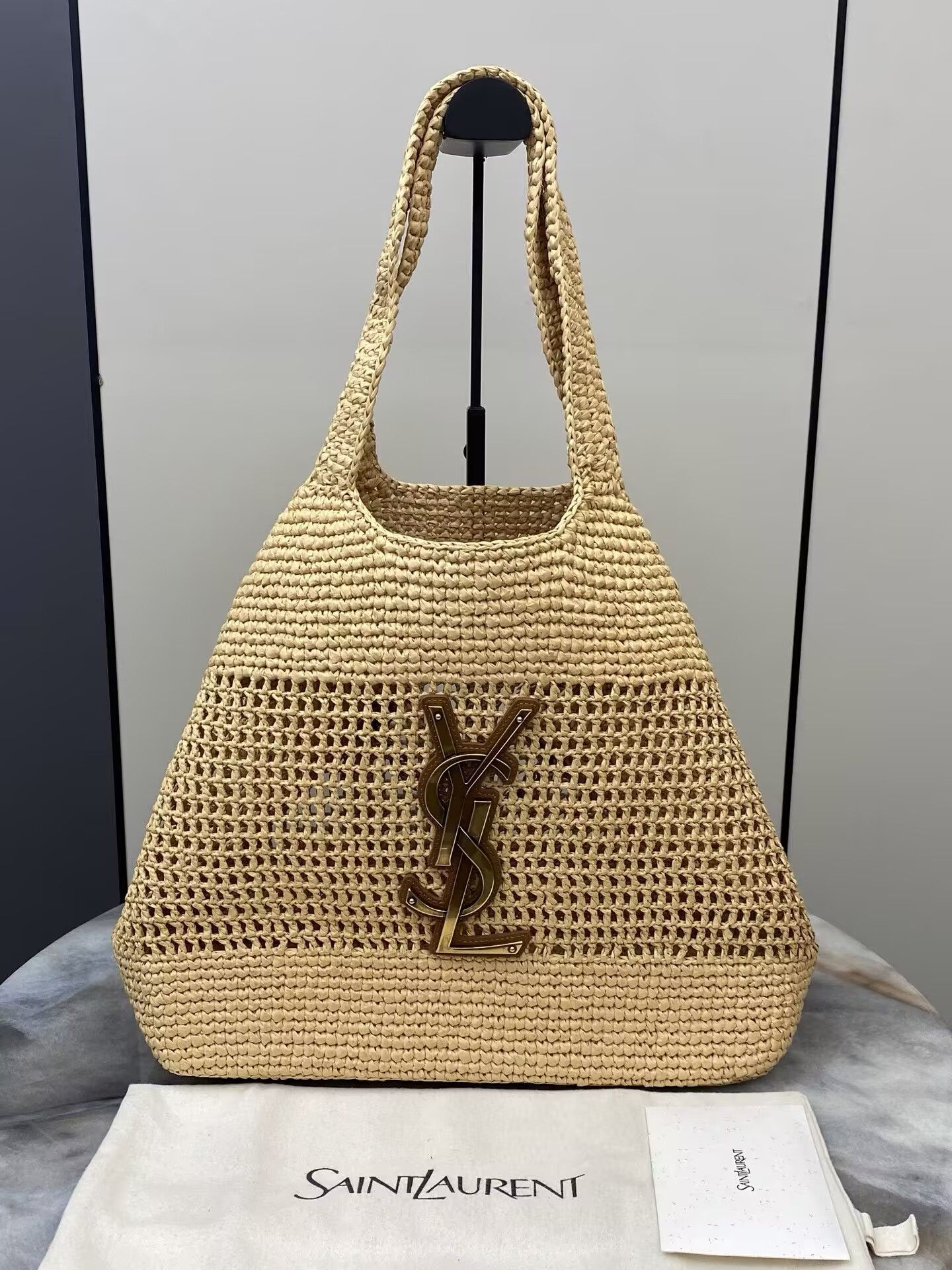 Y51 ICARE IN RAFFIA 46x28x5cm