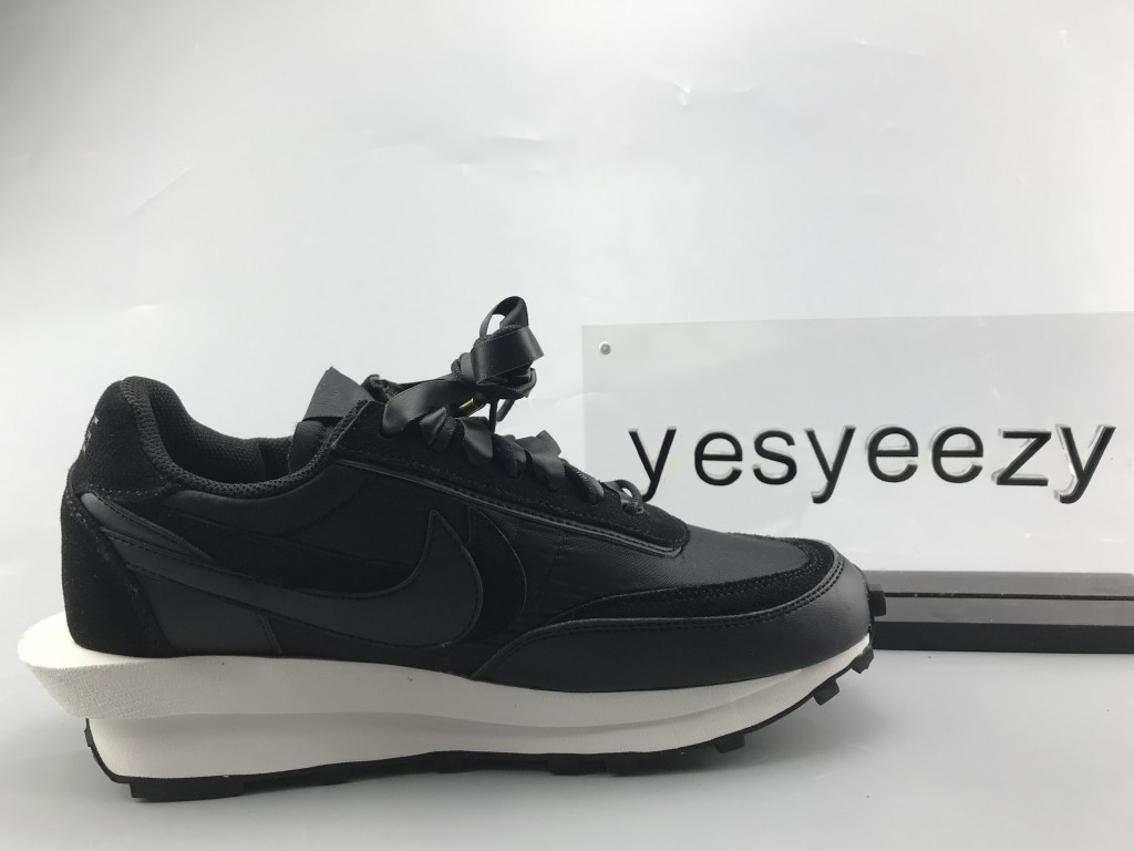 UA NIKE SACAI X LDWAFFLE "BLACK NYLON"