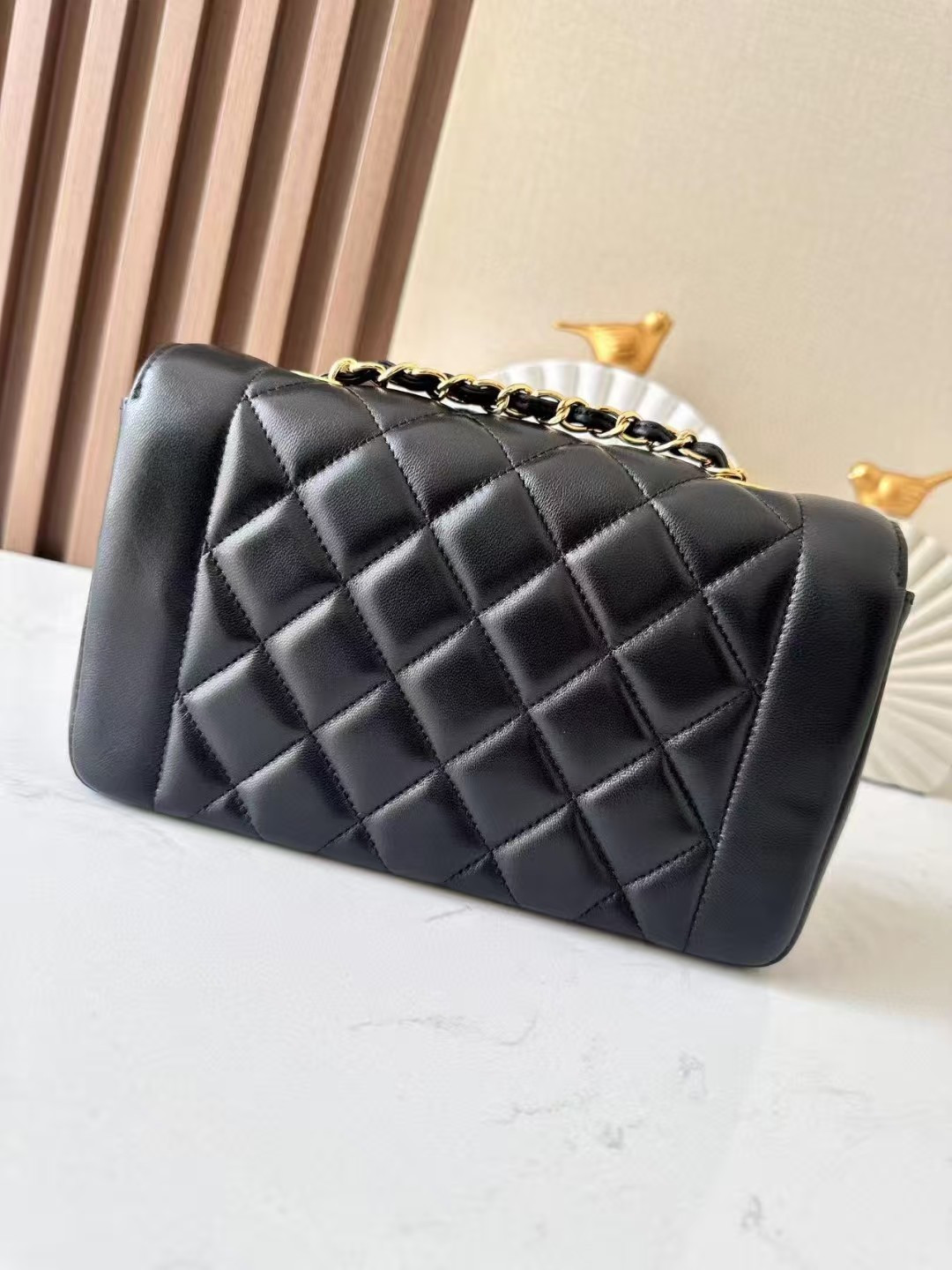 Ch**el Small Diana Flap Bag Lambskin Gold Hardware 22.5x14x7cm