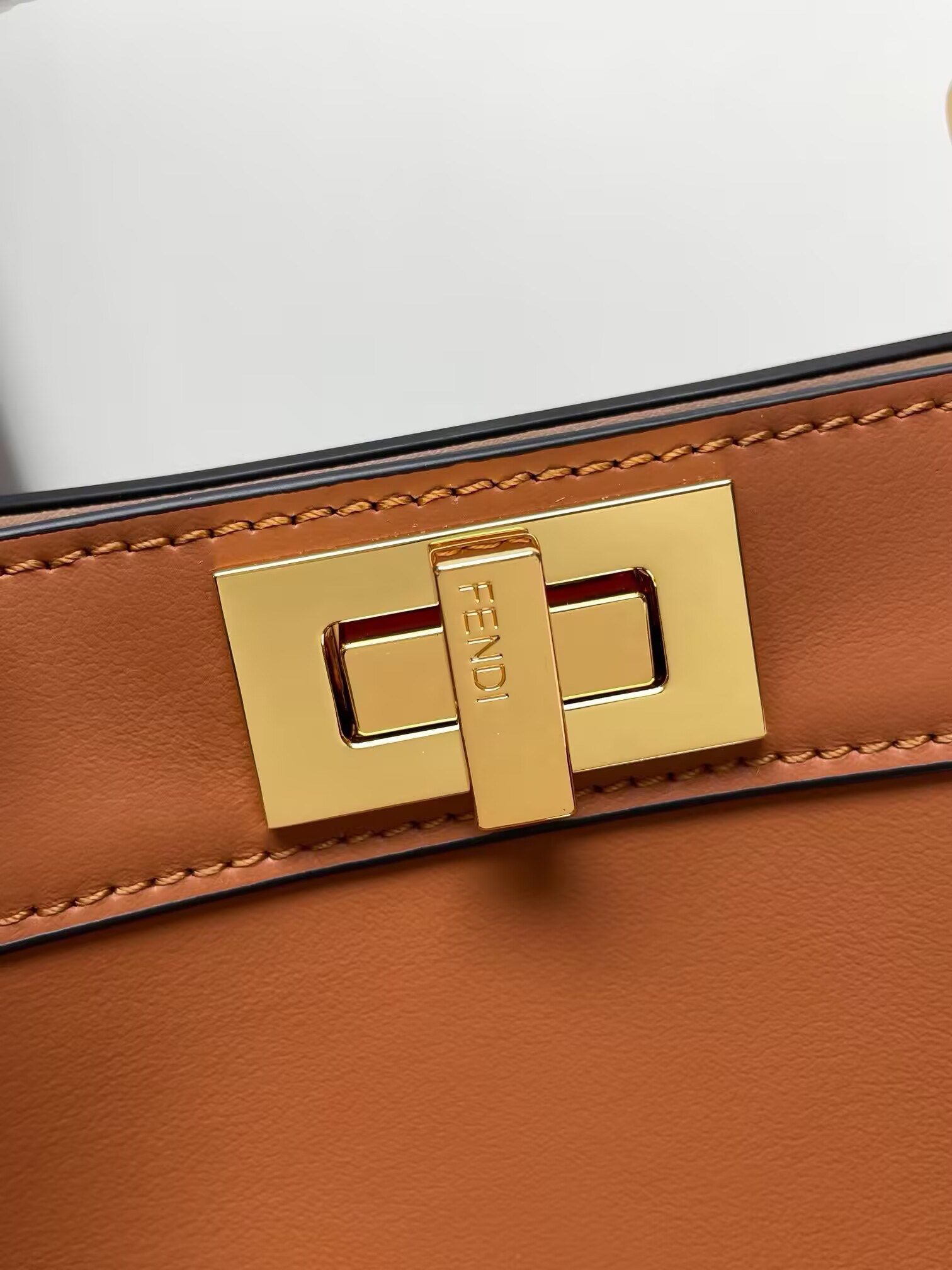 Fendi Small Peekaboo ISeeU 27x21x11cm