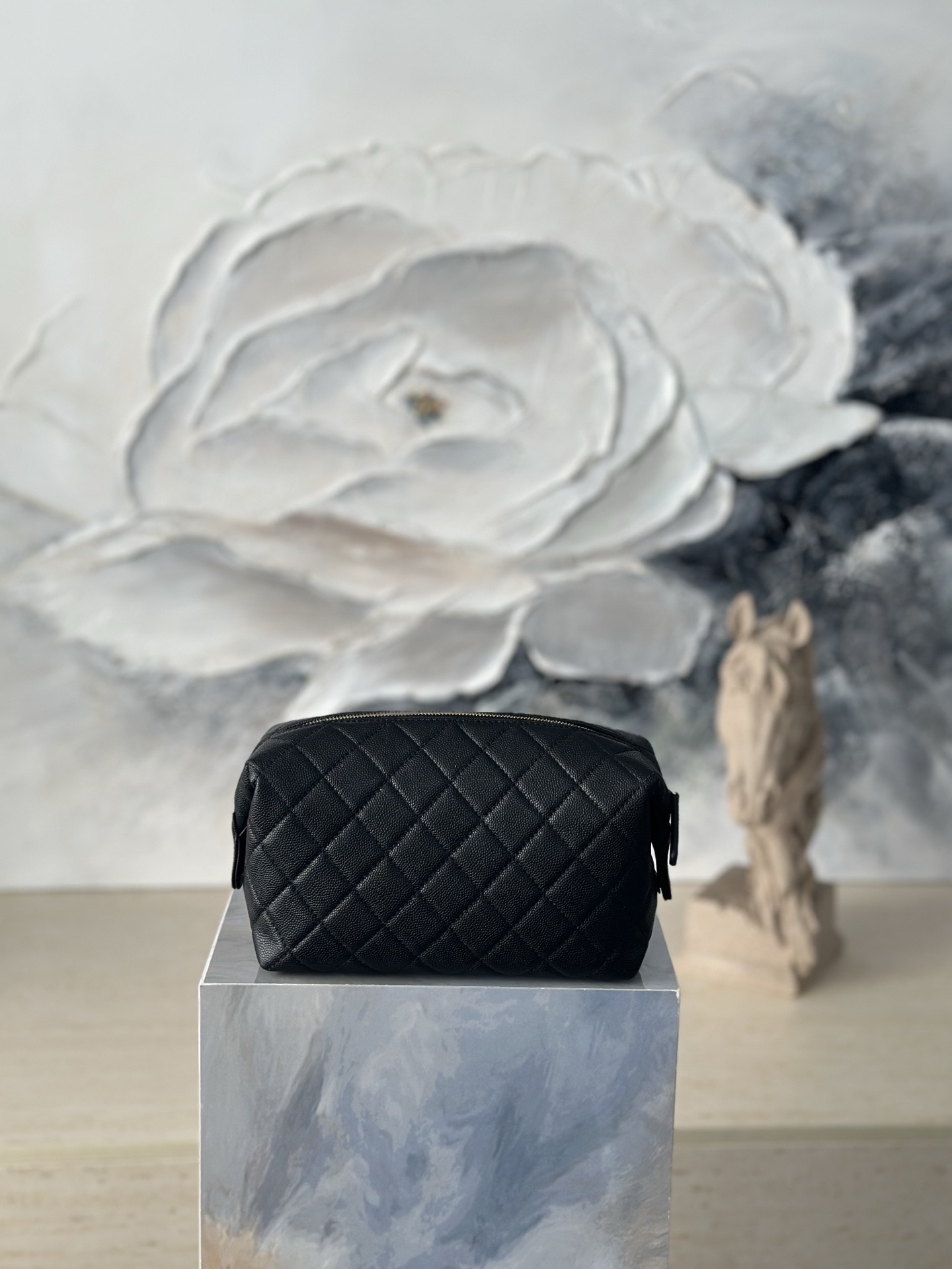 Ch**el Quilted Cosmetic Bag AS4990 19x8x11cm