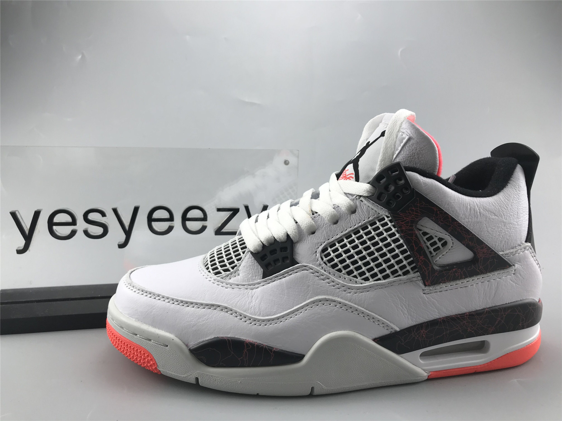 UA AIR JORDAN 4 RETRO "PALE CITRON"