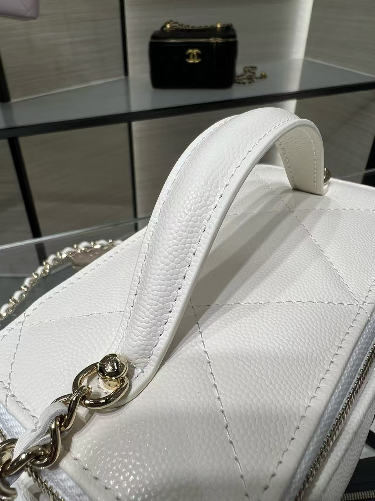 Ch**el Vanity With Chain AP4933 17x9.5x8cm