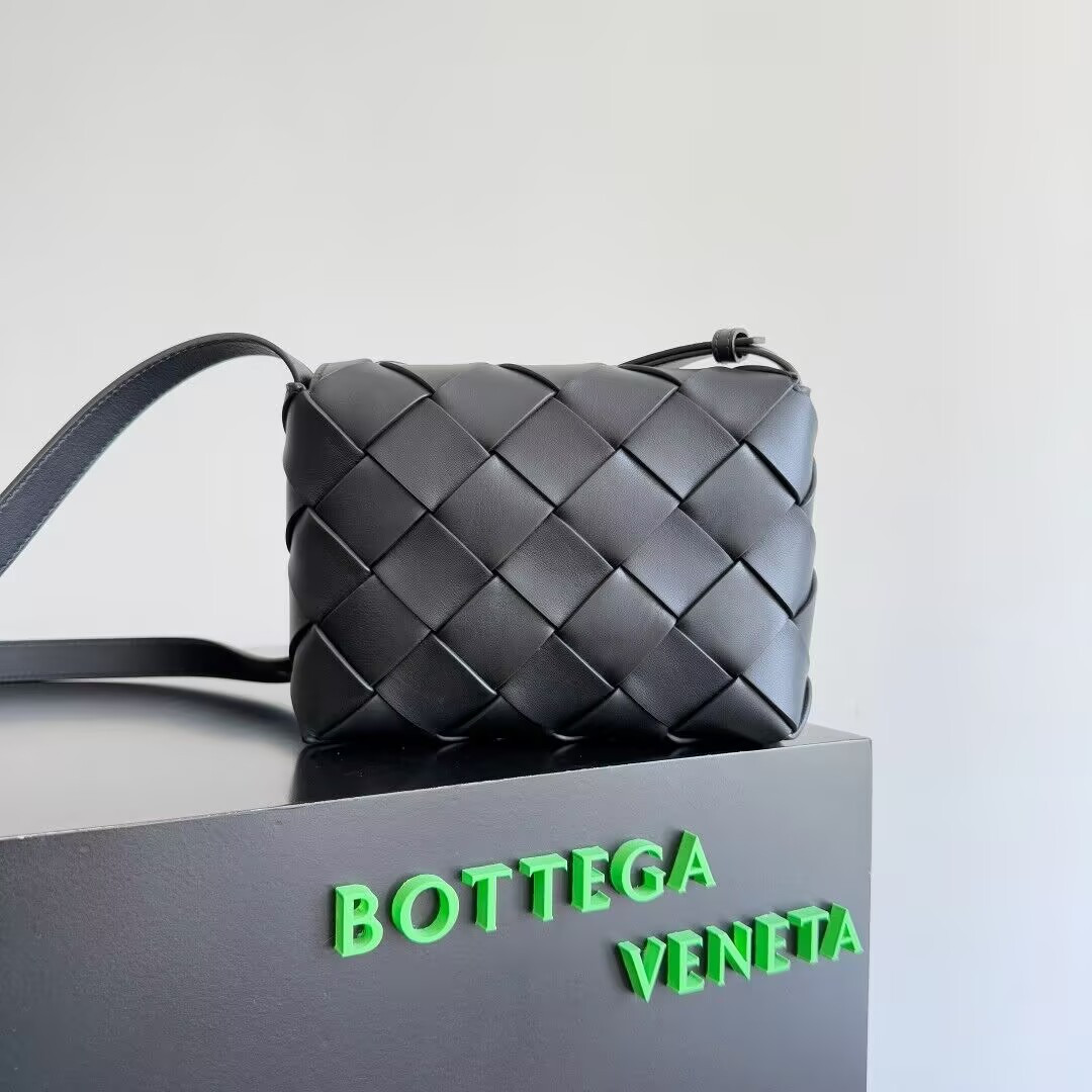 B0tt*ga Ven*ta Diago Small Crossbody Bag 22.5x16.5x5.5cm