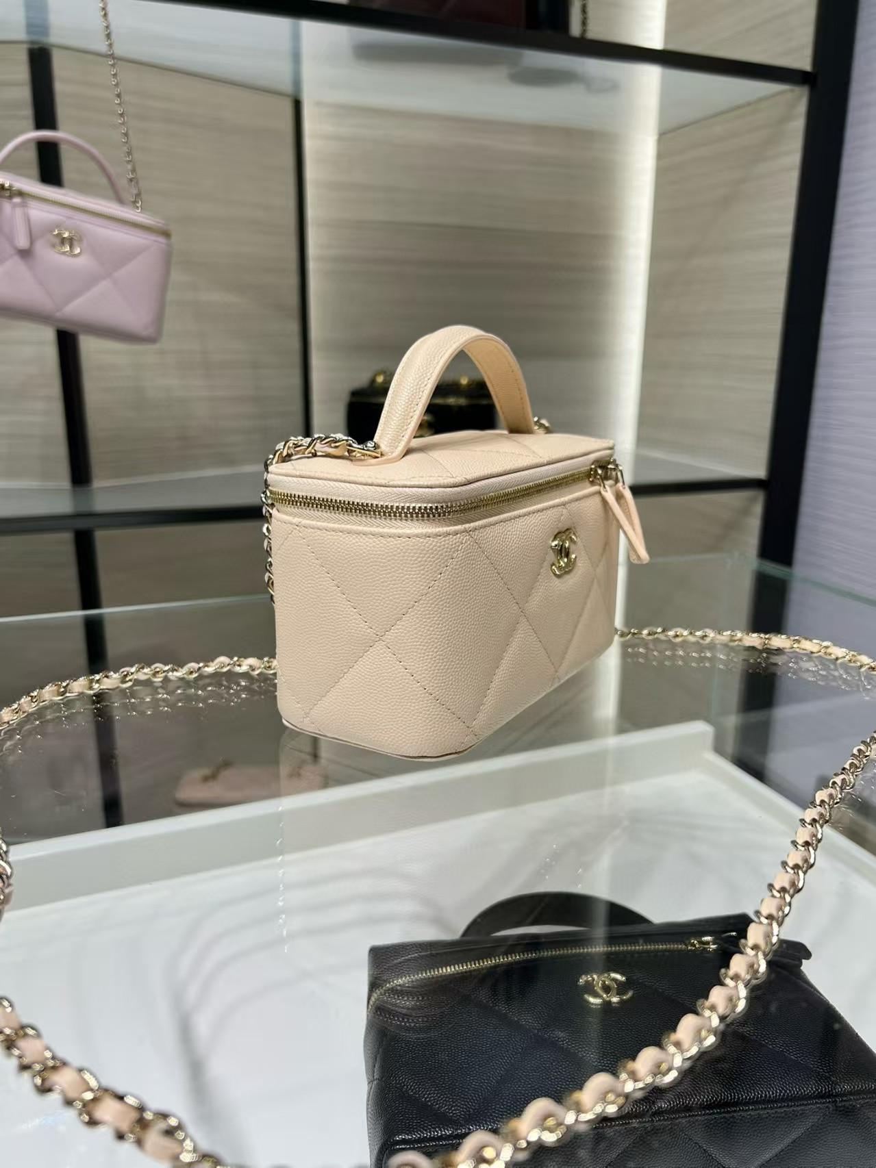 Ch**el Vanity With Chain AP4933 17x9.5x8cm