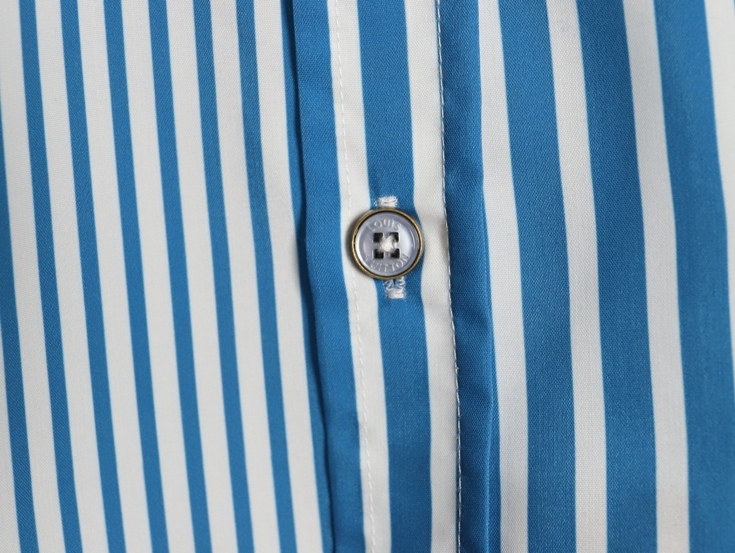 L0vis Vvtt0n LV Shirts