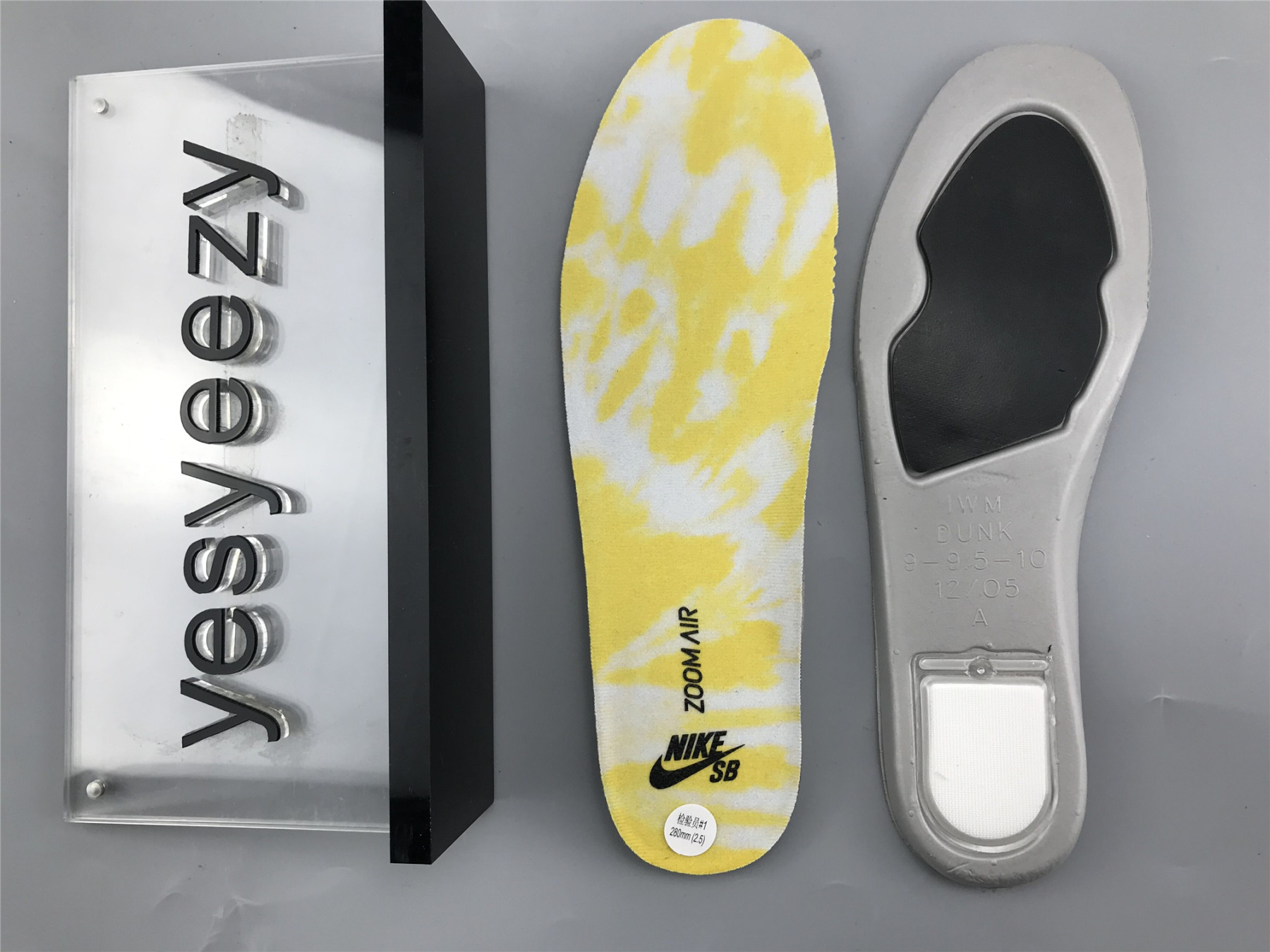 UA NIKE SB DUNK LOW PRO QS "RAYGUN TIE-DYE"