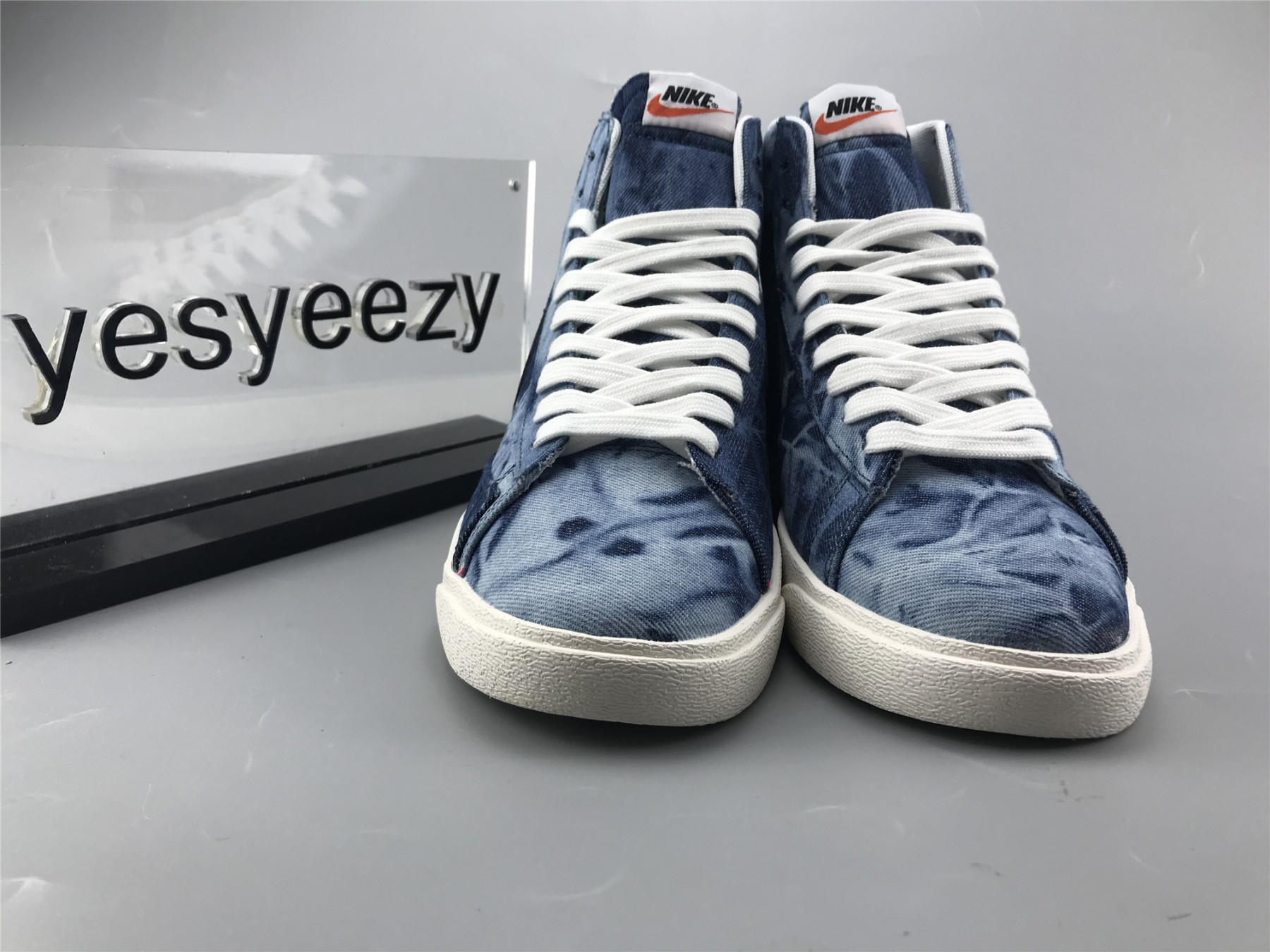 UA NIKE BLAZER MID 2020