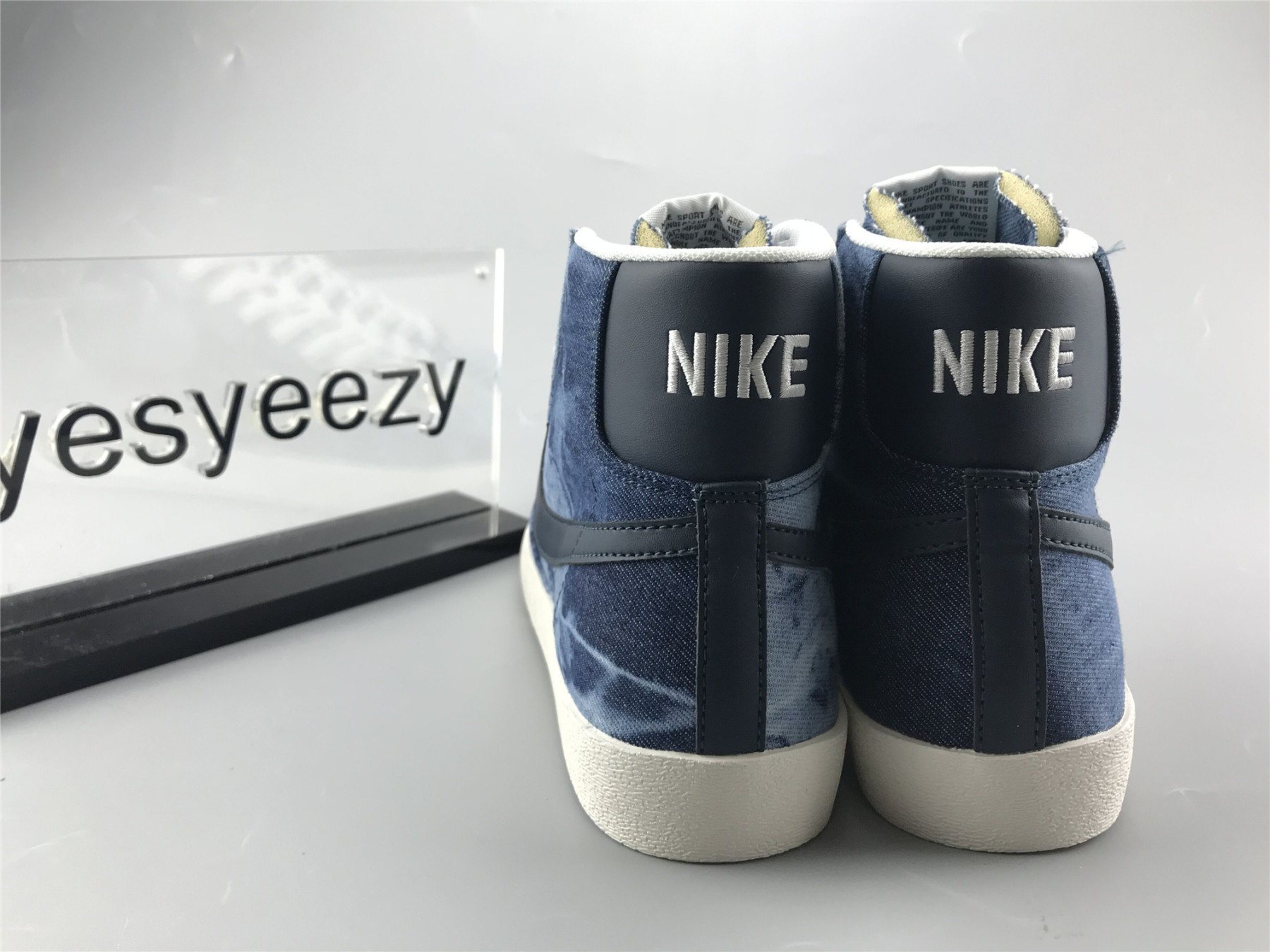 UA NIKE BLAZER MID 2020
