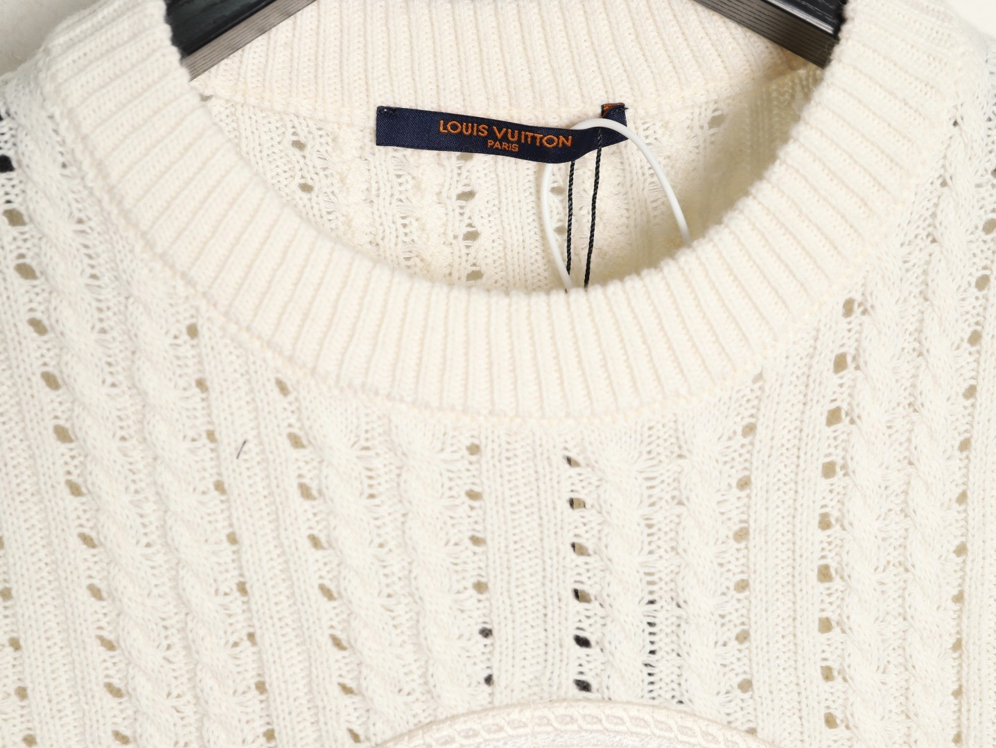 L0vis Vvtt0n Sweaters