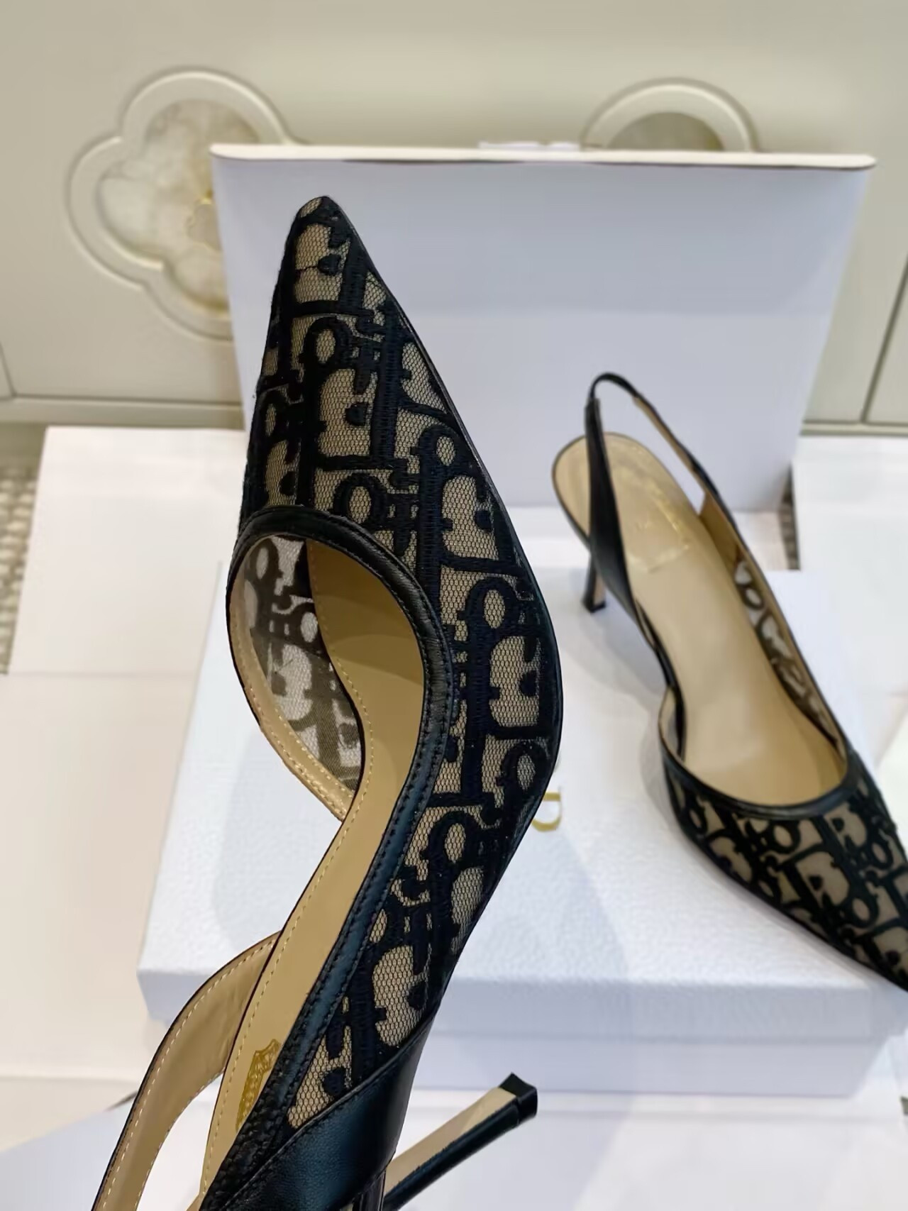 UA D10r AD10rable Slingback Pump 8cm Heel
