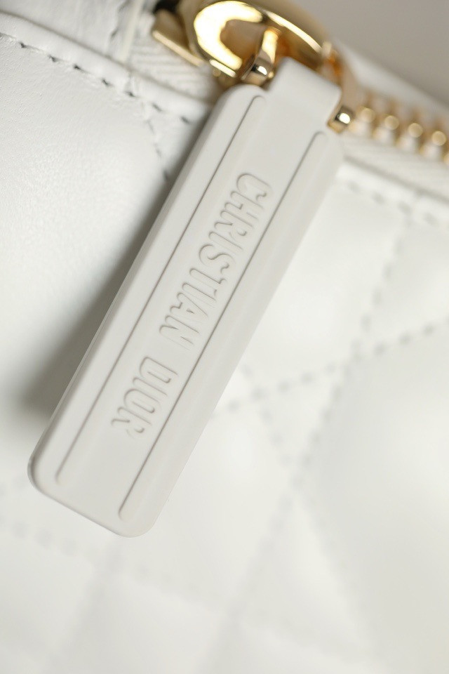 Lambskin Cannage Medium D10r Vibe Hobo Bag White