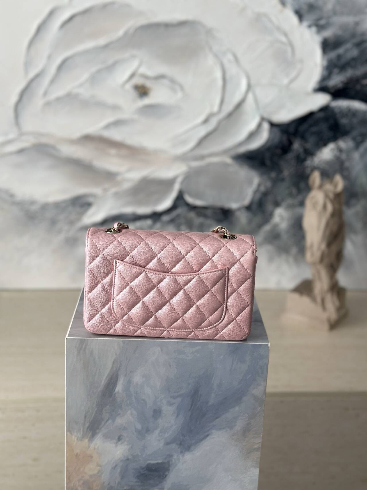 Ch**el Flap Bag Pearlescent Pink AS1116 20x12x6cm