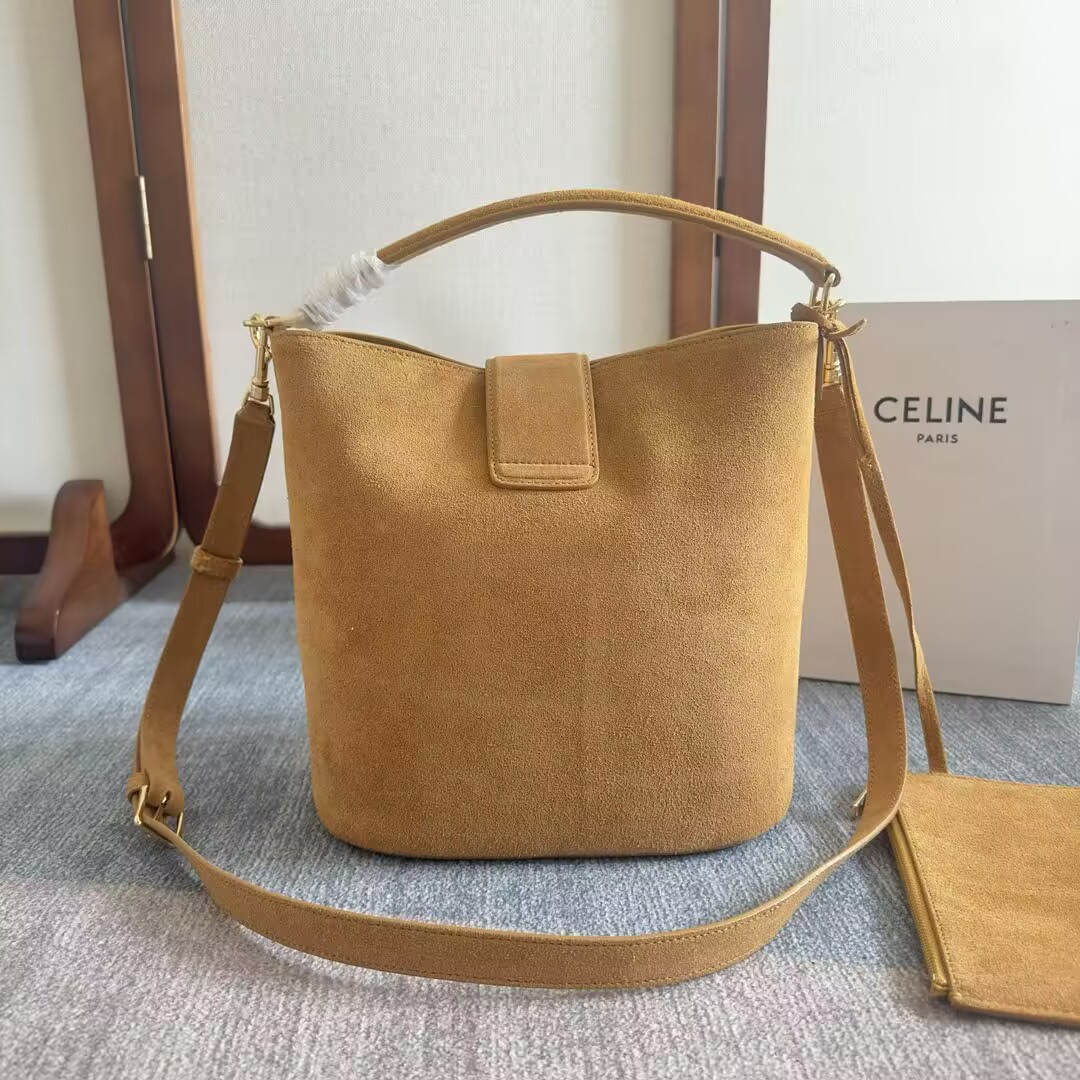 Ce1i*e MEDIUM BUCKET L0visE IN NUBUCK CALFSKIN 23.5x24x16cm