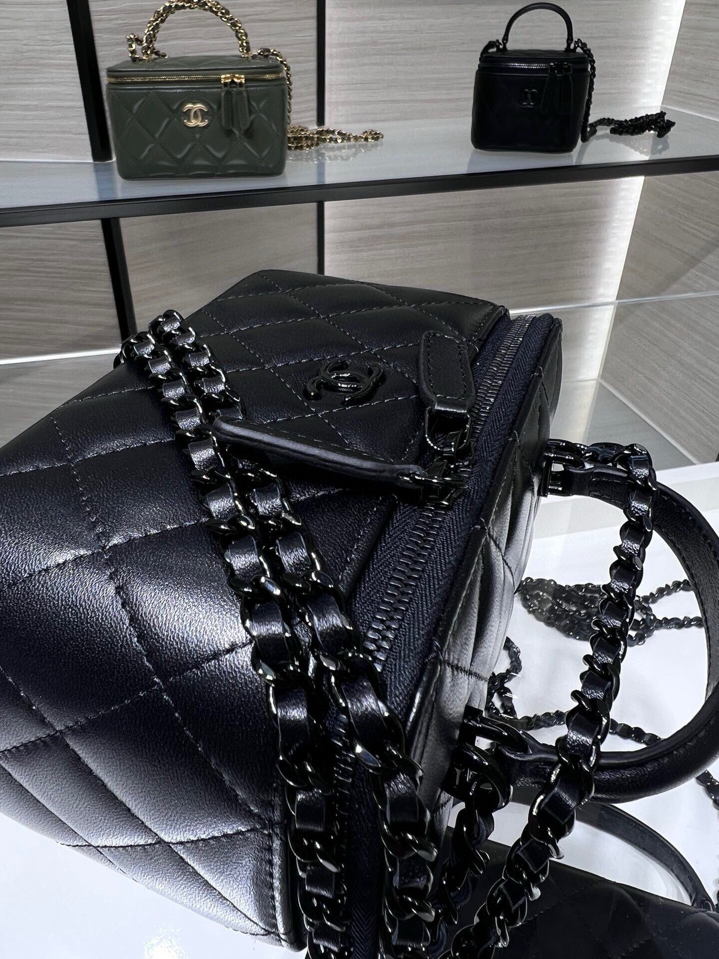 Ch**el Long Vanity with chain AP2199 9.5x17x8cm