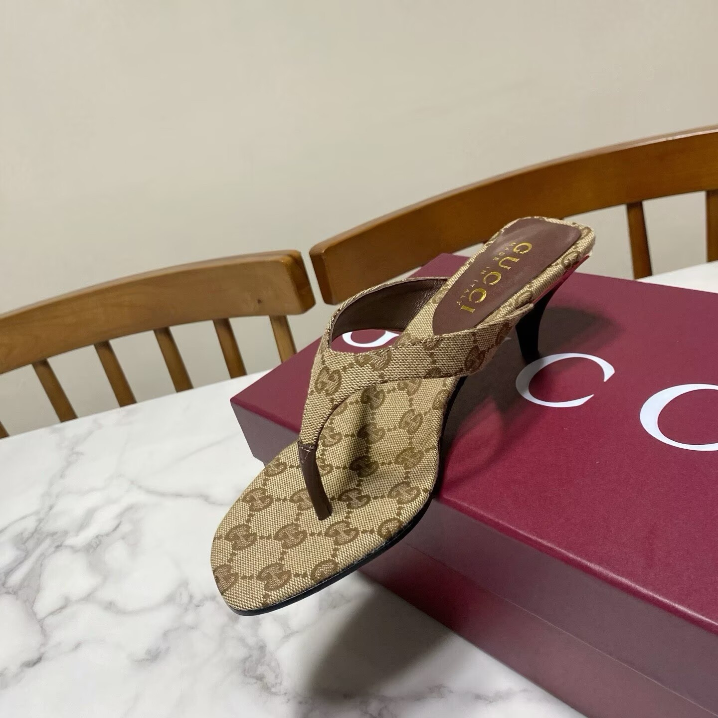UA Gvc*1 Vittoria Thong Slides