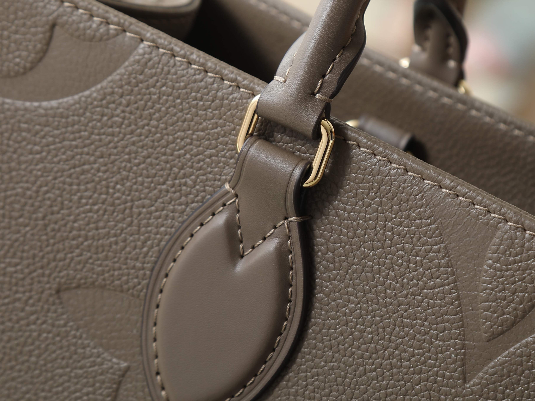 LV On the Go MM M25523 35x27x14cm