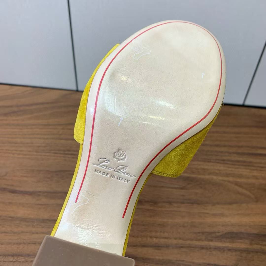 UA L0r0 P1ana Summer Charms Sandal