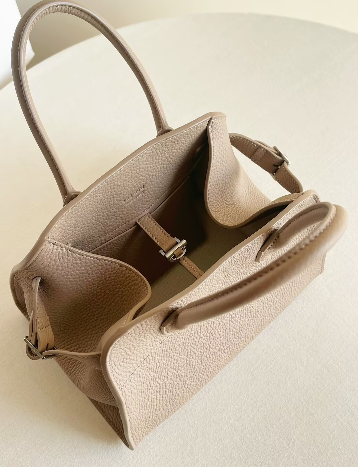 The R0w MARGAUX 10 26x17.5x21cm