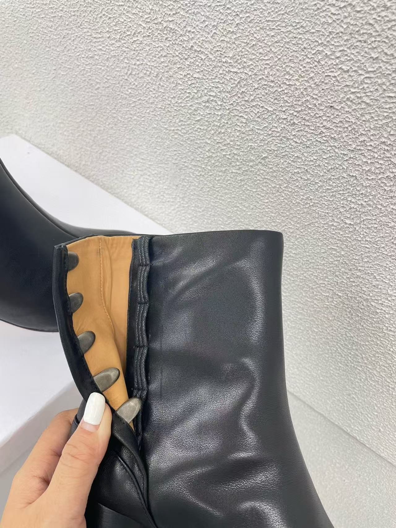 UA Ma1s0n Marg*e1a Tabi Ankle Boots