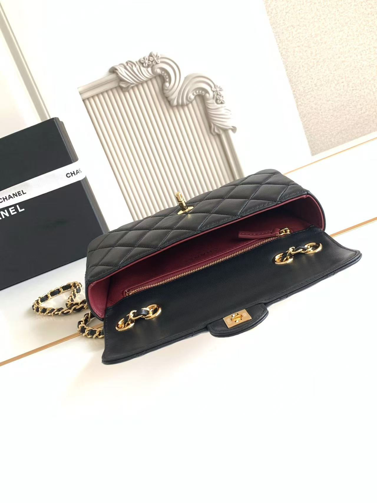 Ch**el Small Flap Pocket AS6430 12 x 21.5 x 4.2cm