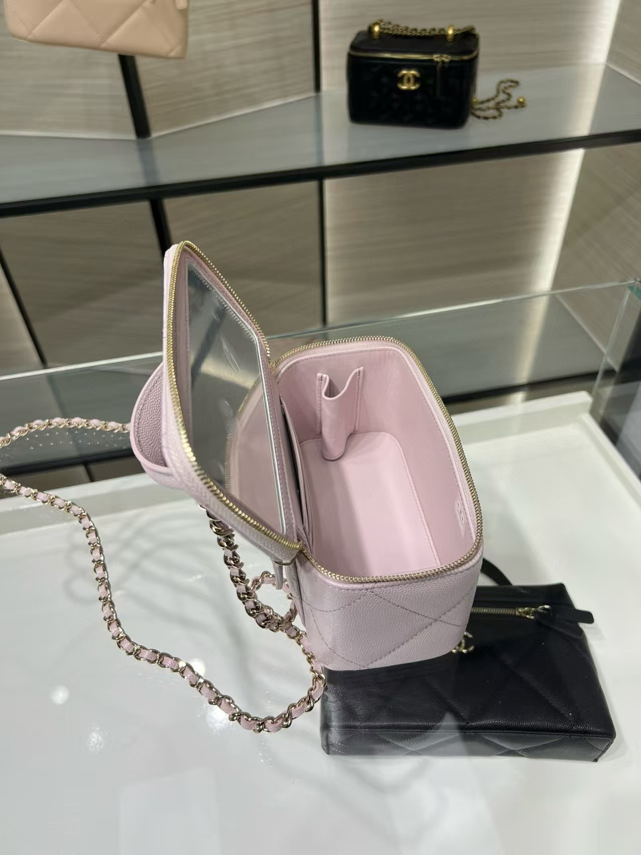 Ch**el Vanity With Chain AP4933 17x9.5x8cm