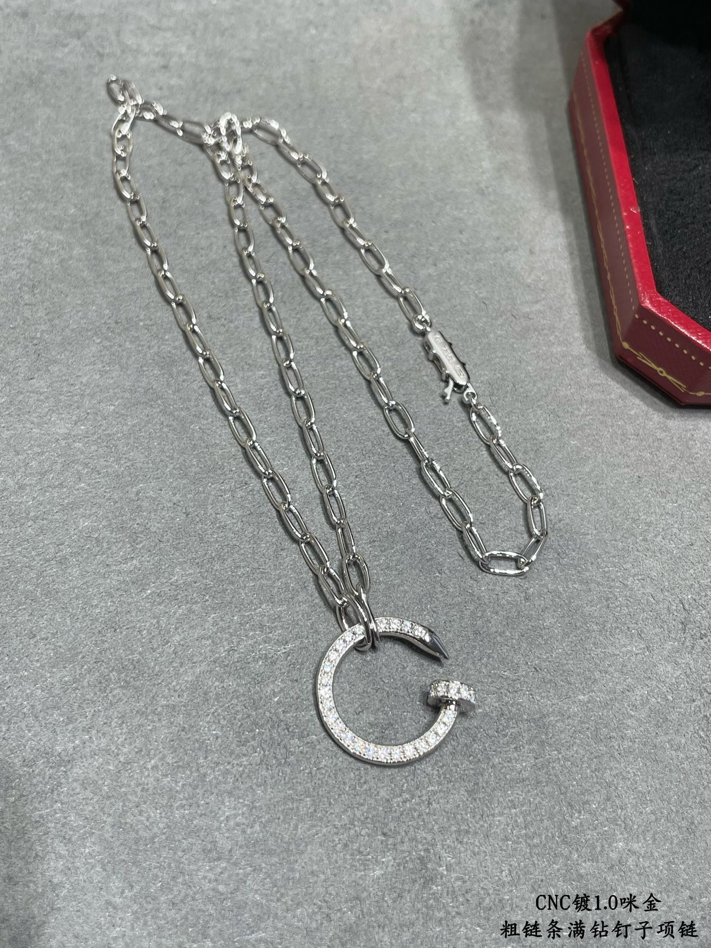 Ca*t1er Thick chain full of D1am0nd nail Necklace