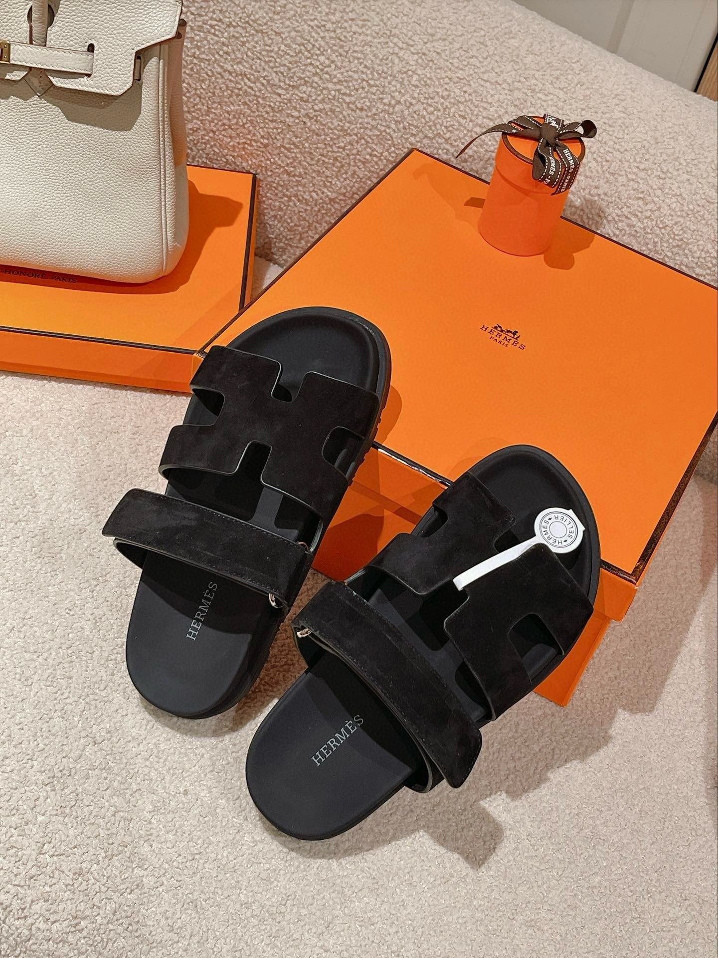 UA H**me5 Chypre Sandal