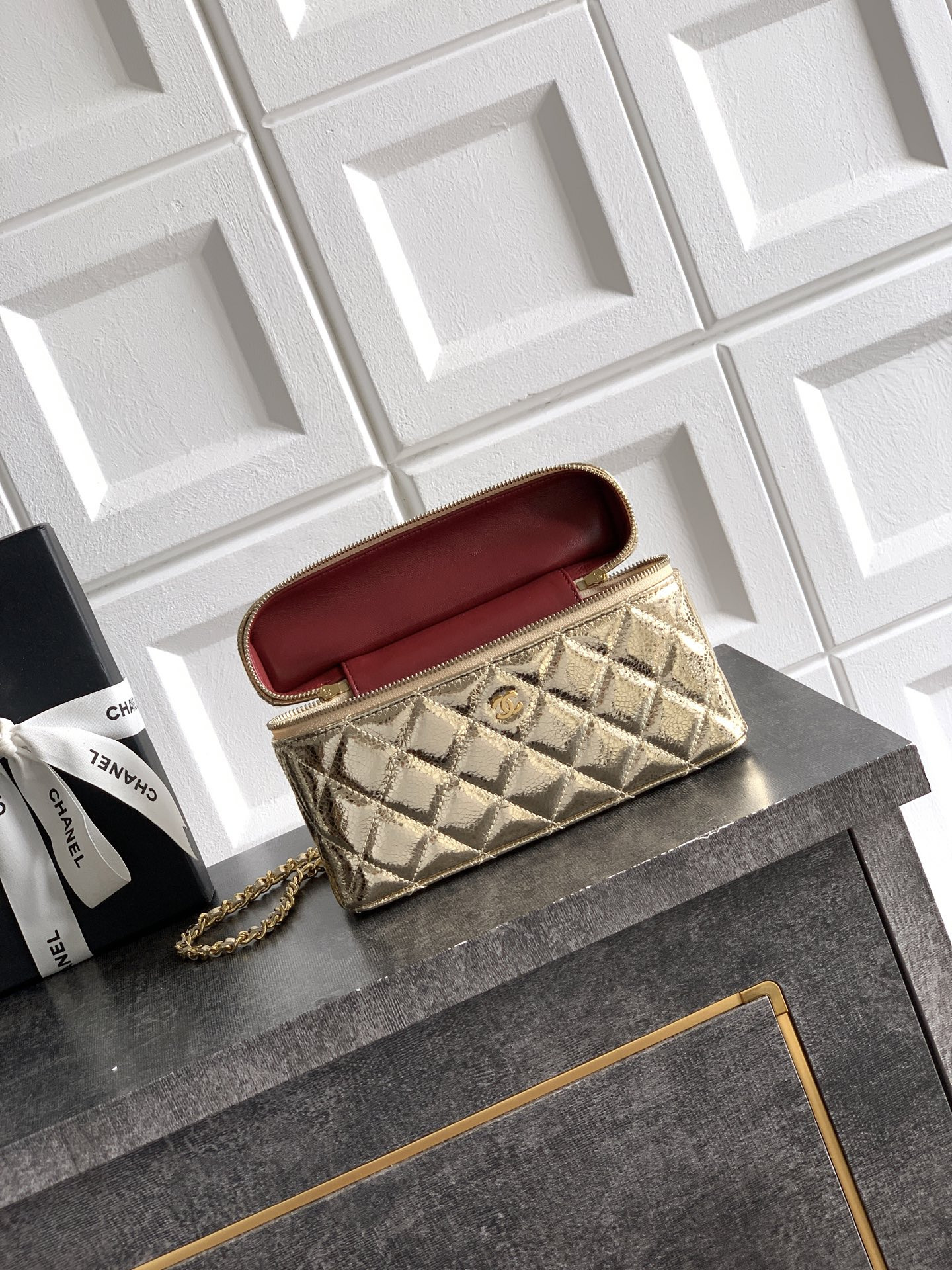 Ch**el Vanity with Chain 17x19x5cm