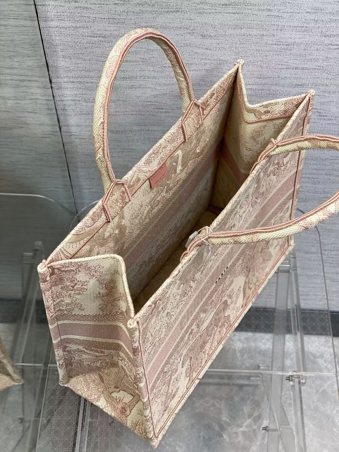 D10r Book Tote 42x18x35cm
