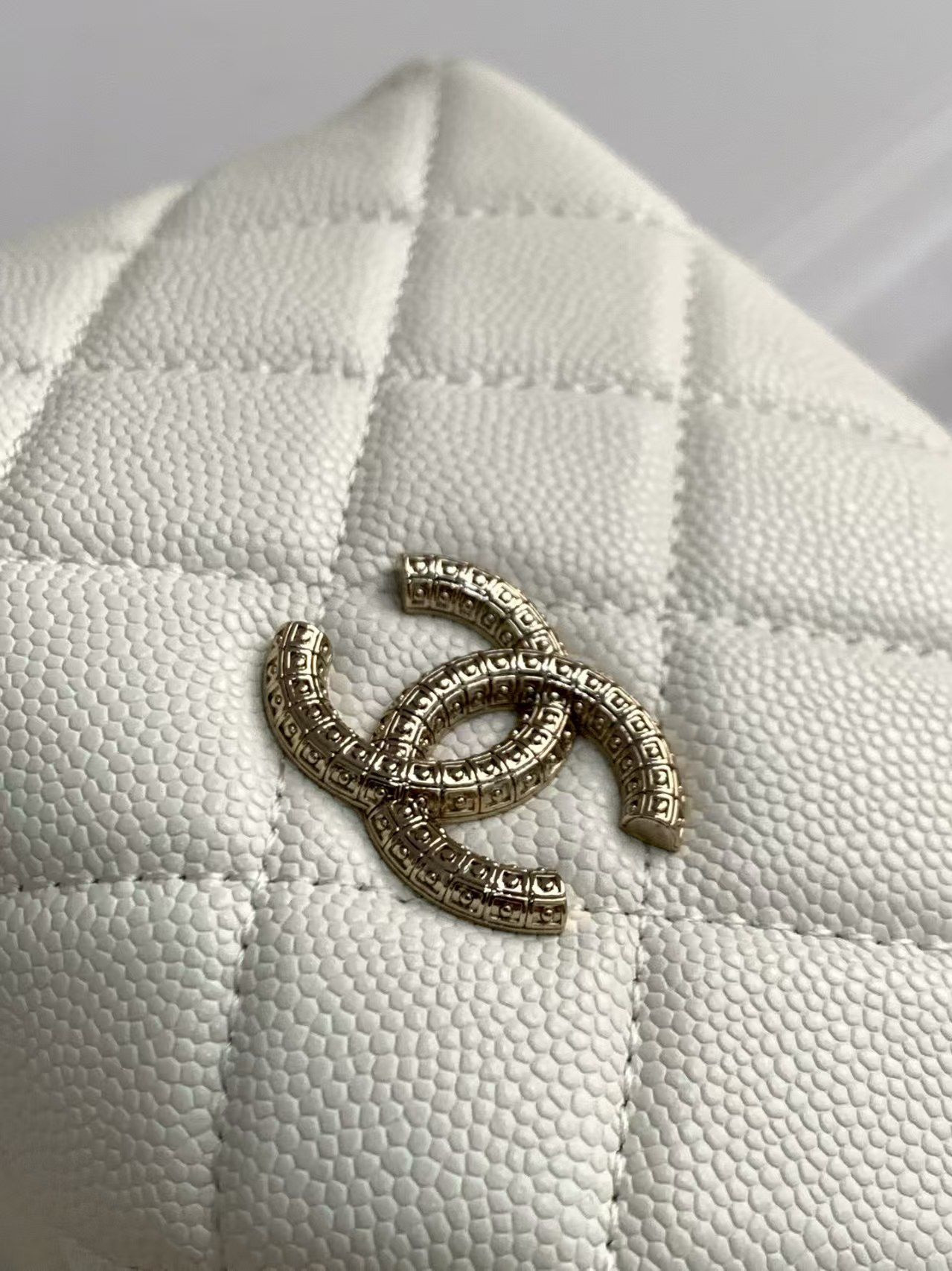 Ch**el Clutch with Chain 21.5x19x6cm