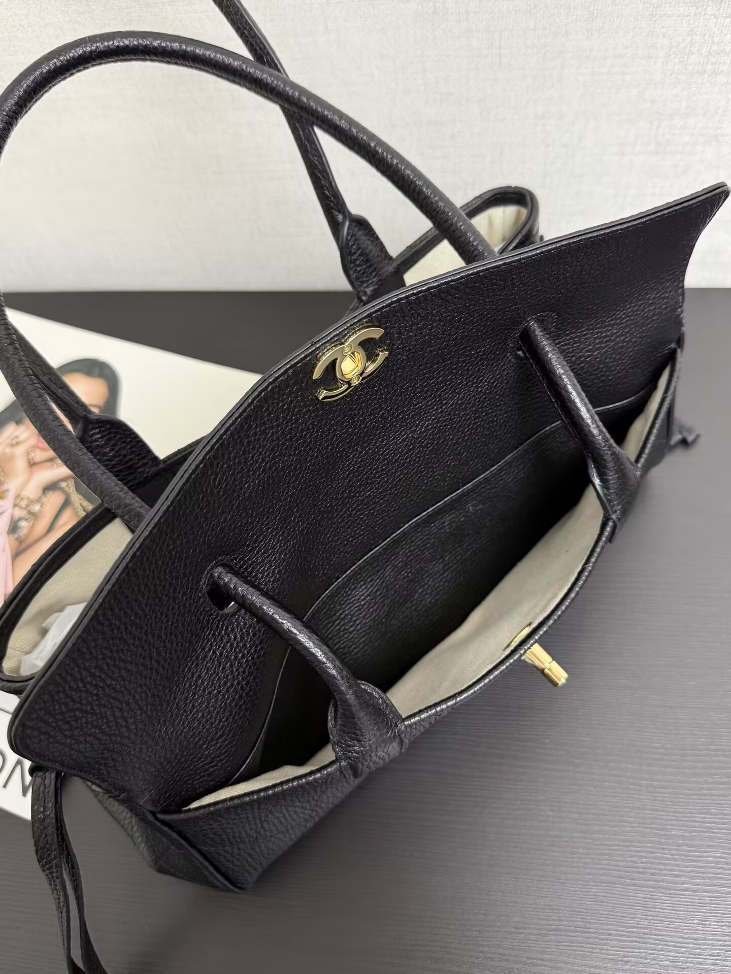 Ch**el small tote as6288 15x31x12cm