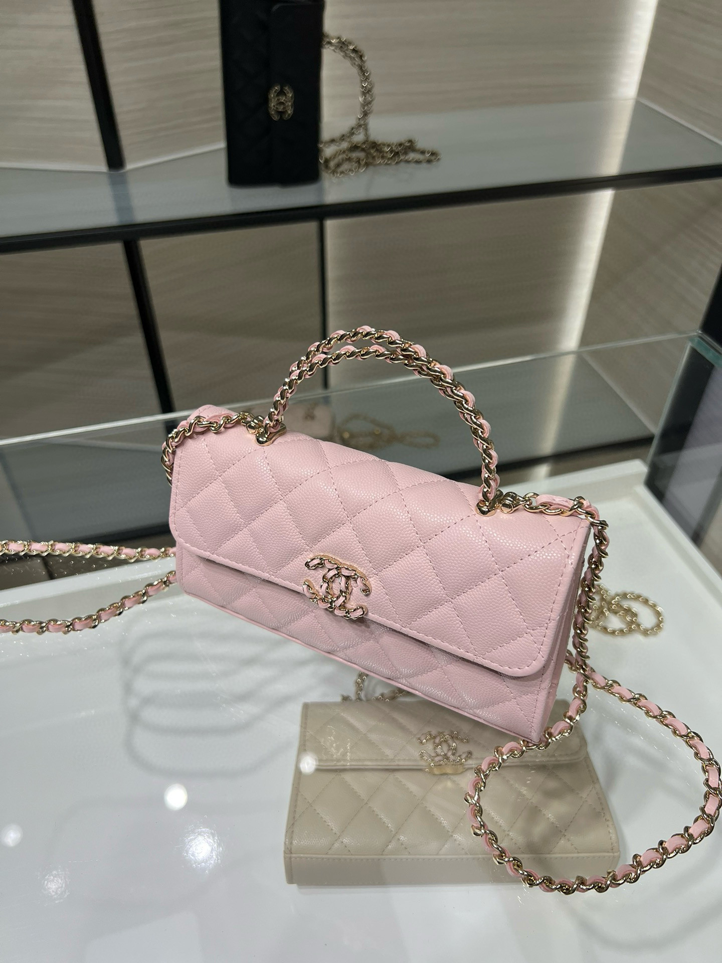 Chanel Kelly 23P AP3238 19x10x4.5cm