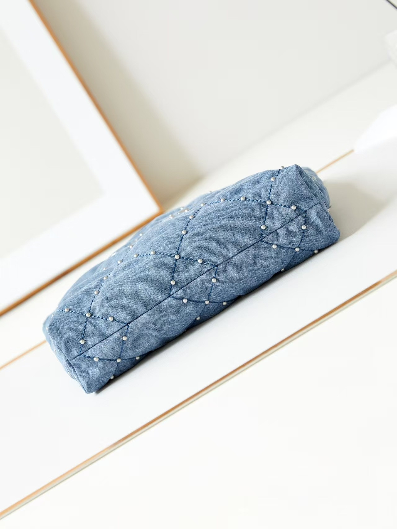 Ch**el 22 SMALL HANDBAG 35x37x7cm