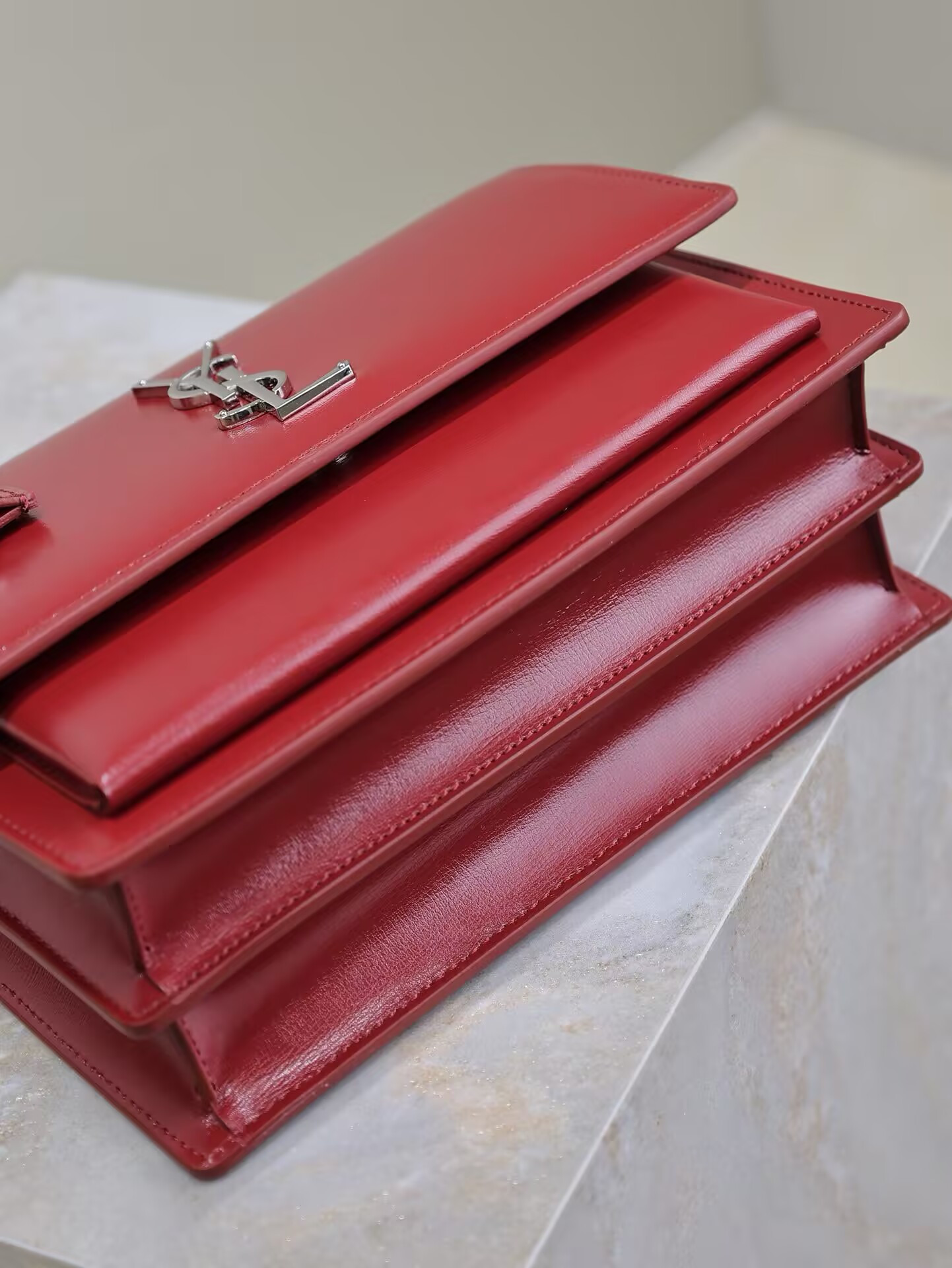 Y51 SUNSET MEDIUM IN SMOOTH LEATHER 20x16 x6.4cm