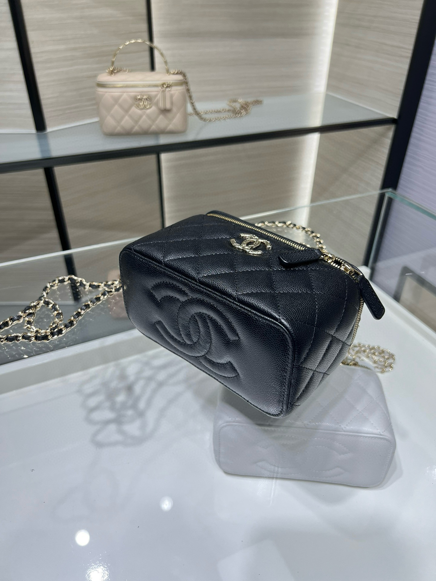 Ch**el clutch with chain ap4590 17x9.5x8cm