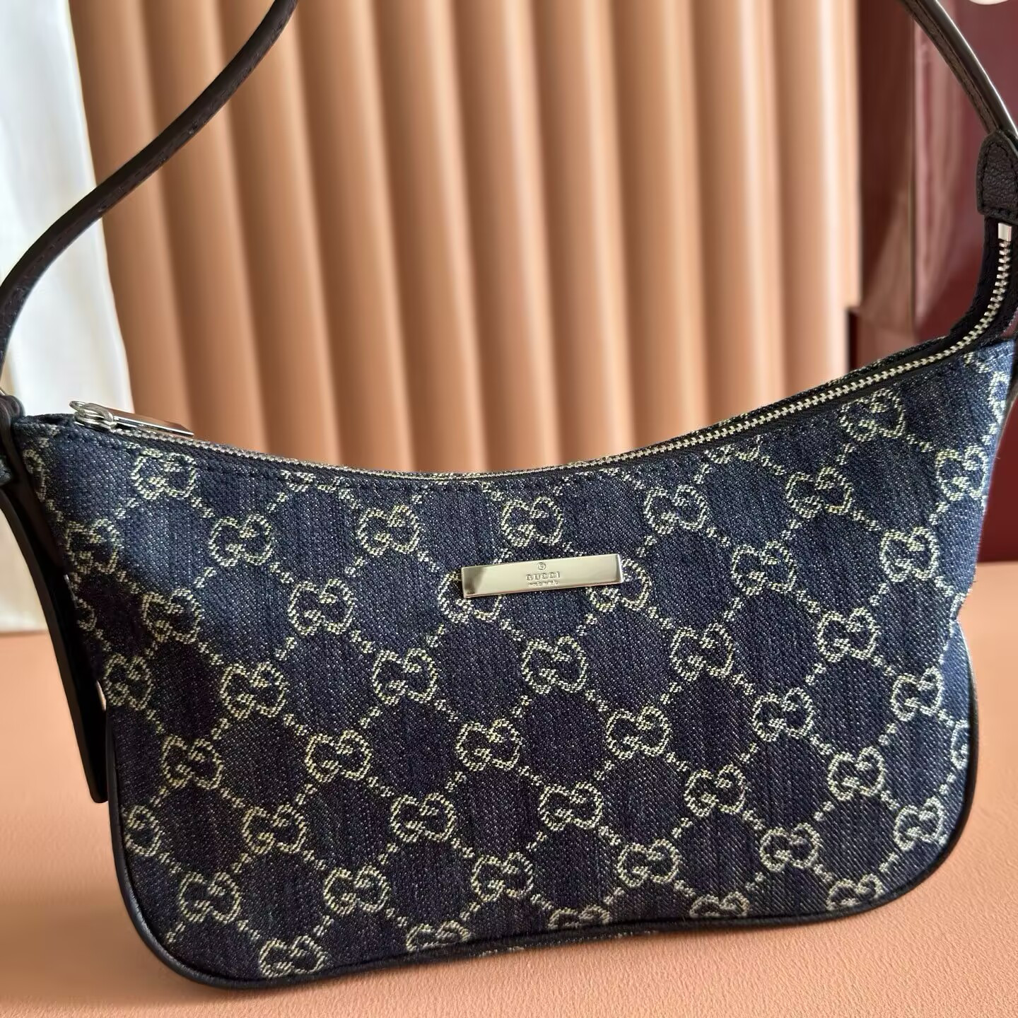 Gvc*1 Lady Lunetta Small Shoulder Bag 22x14x5.5cm