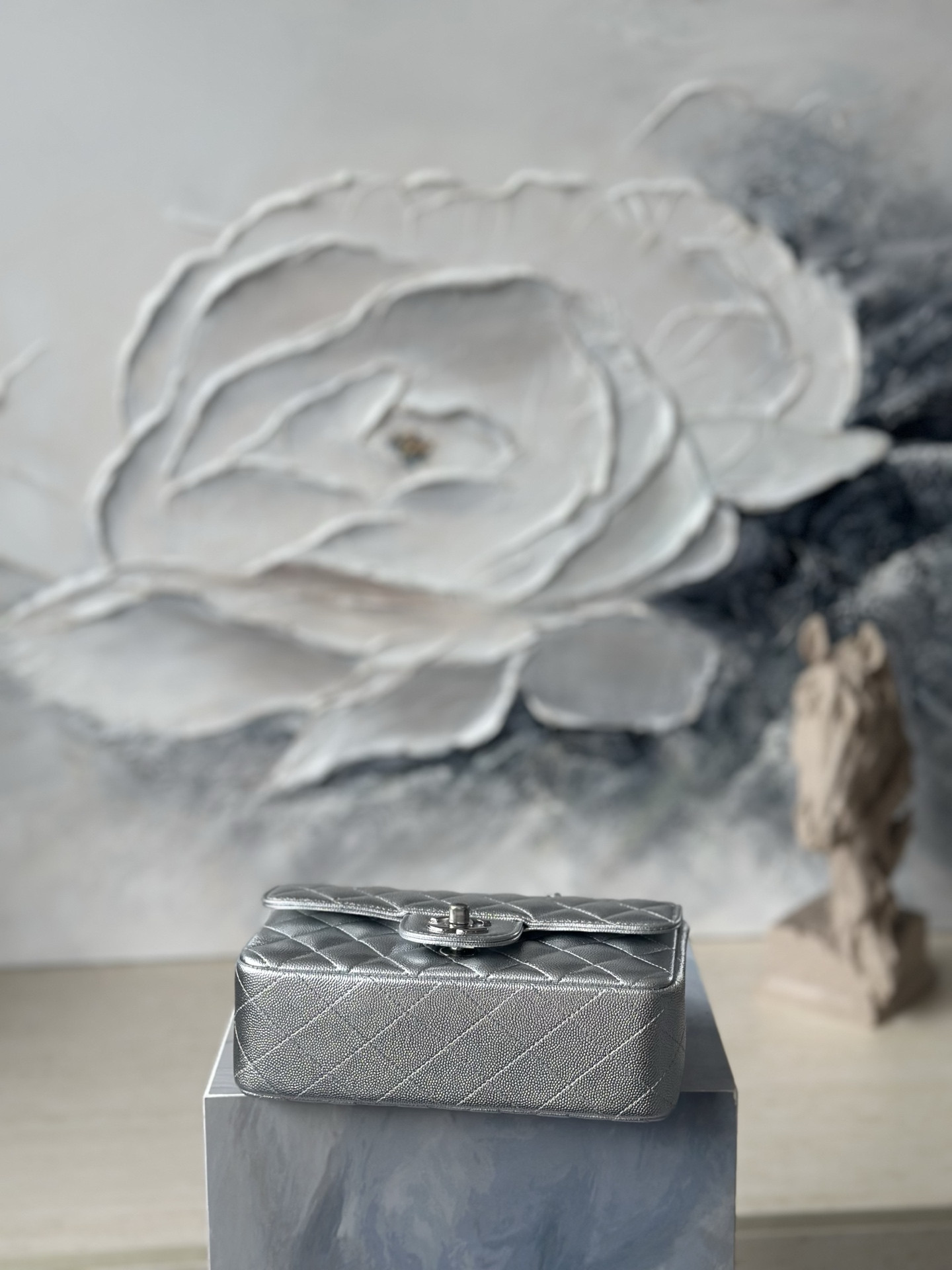 Ch**el Flap Bag Pearlescent Silver AS1116 20x12x6cm