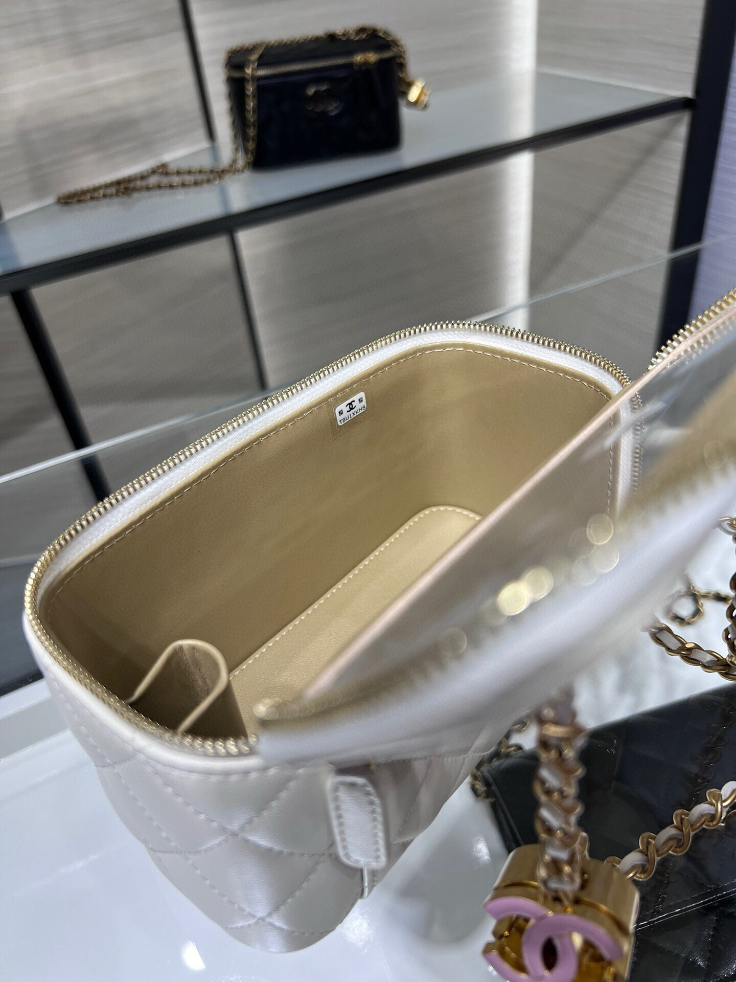 Ch**el Vanity With Chain 9.5x17x8cm