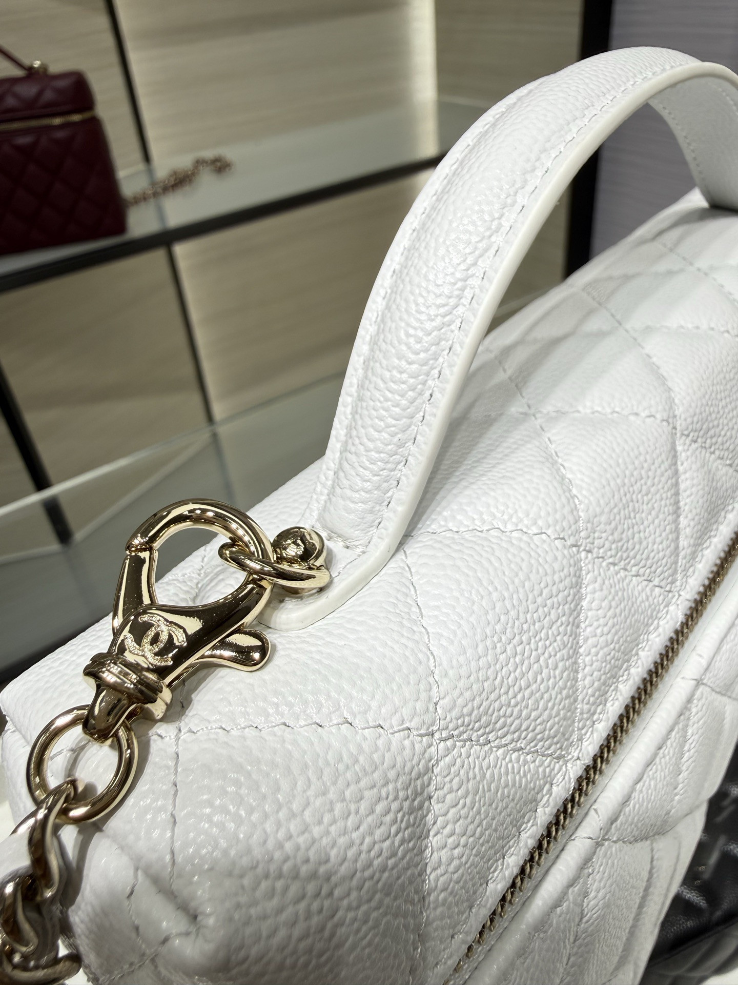 Ch**el Classic Vanity with chain Handbag AP5446 15x23x5cm
