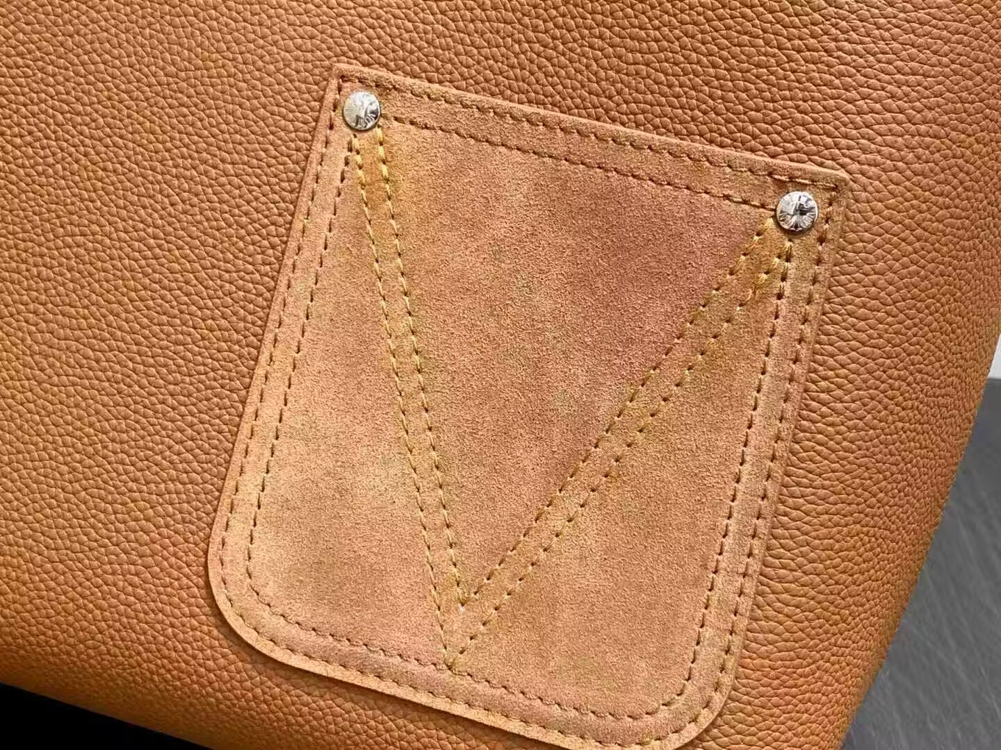 LV Verso Hobo M26745 33 x 15.5 x 30cm