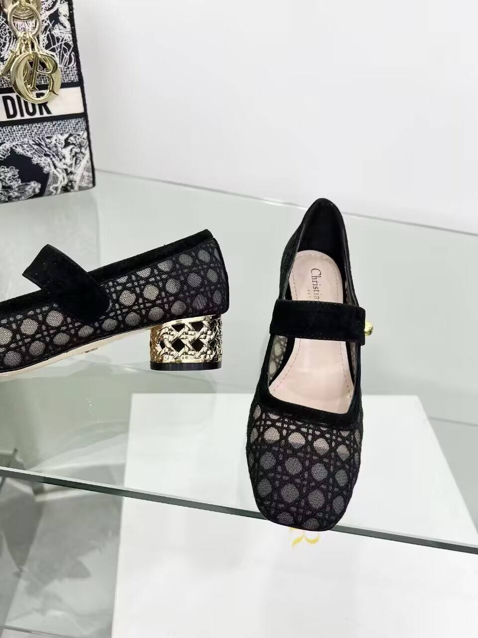 UA D10r Mary Janes